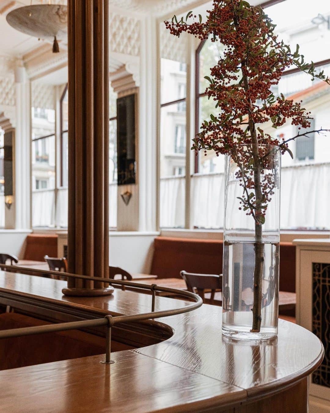 Vogue Parisさんのインスタグラム写真 - (Vogue ParisInstagram)「#VogueAddressBook With an atmospheric bistrot and a velvety interior designed by @FestenArchitecture, the @HotelRochechouart has just opened its doors on the eponymous Parisian boulevard. Facing Sacré-Cœur, the building’s Art Deco beginnings inspired its renovations by Charlotte de Tonnac and Hugo Sauzay, the design duo who we met to talk a little more about their process and how the new hotel came to be: check out the interview on Vogue.fr Photo: @LudovicBalay」10月16日 22時23分 - voguefrance