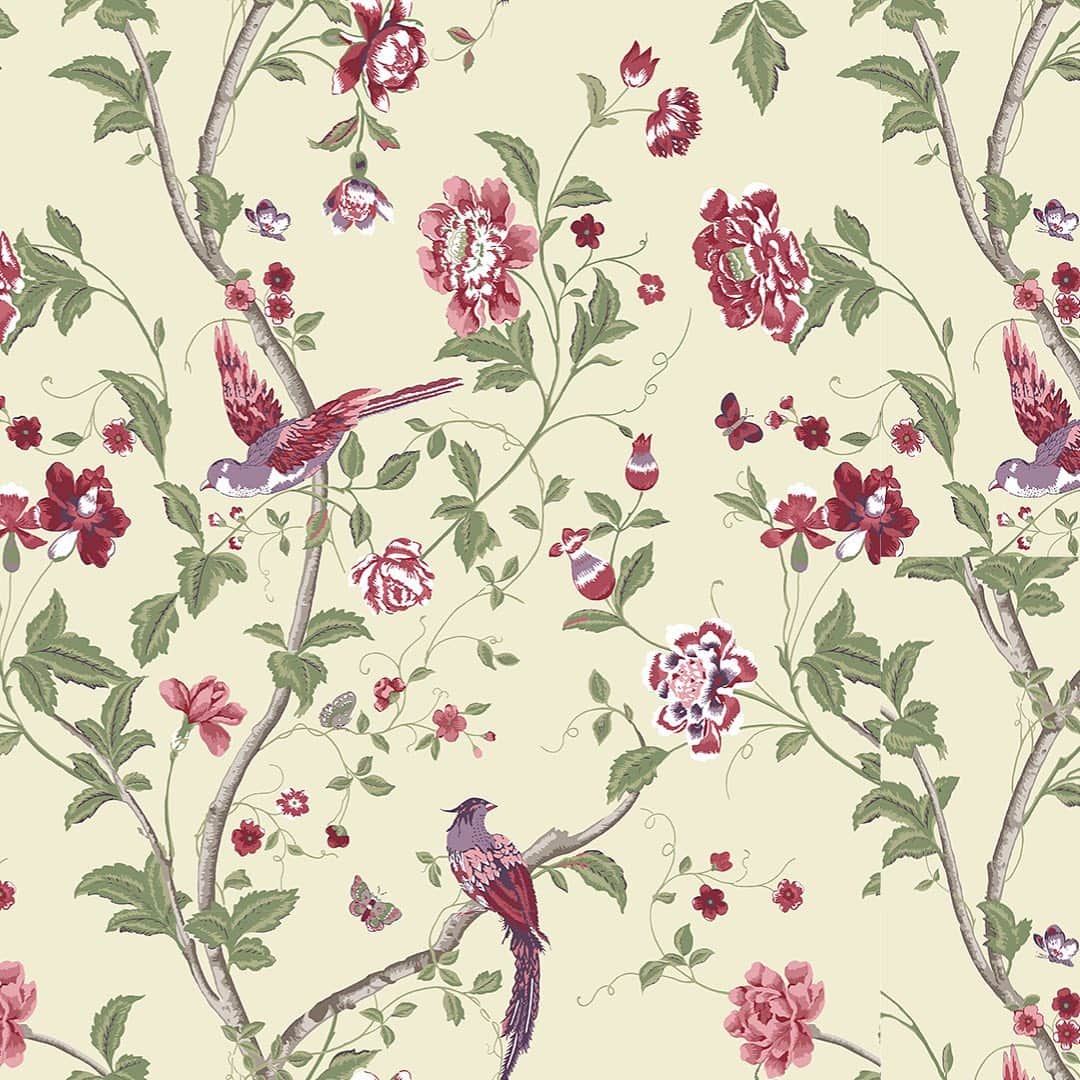 ローラアシュレイのインスタグラム：「Continuing our ‘Prints with a Past’ mini–series where we delve into the stories behind iconic #LauraAshleyPrints…  Summer Palace was added to the Laura Ashley range in 1988, inspired by an antique Edwardian chintz curtain and chair cover from the Laura Ashley archive. The design has proven to be very popular, as it was reproduced in various different colour ways across wallpapers, curtains, cushions, bedlinen and even clothing.   Summer Palace was also the inspiration for three other iconic Laura Ashley designs; Oriental Garden, Elveden and Farleigh.    Do you have any Summer Palace in your home? Share your pictures with #LauraAshleyPrints」