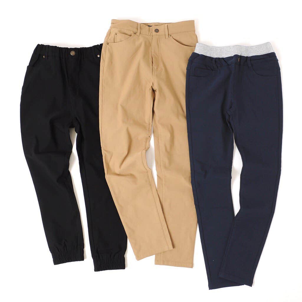 GLAZOSのインスタグラム：「. #recommended items! #微起毛 ツイルパンツ 今季新作のオススメ！ . 秋冬の今がマストな 微起毛パンツ3タイプ、新作としてご用意しております◎ . スキニー、スリム、テーパードと 丈やシルエット感などにこだわった3タイプのパンツは どれも肌ざわり柔らかく、これからの冬に備えるのにオススメのアイテムです。 . 解説ページもアップしておりますので ぜひサイトの方チェックしてみてください～ . . . #glazos #kidsootd #kidsfashion #kidscoordinate #kidsfashion #kids #mensfashion #mensstyle #boy #おそろいコーデ #兄弟 #小学生コーデ #小学生男子 #おでかけコーデ #中学生男子 #小5 #小6 #キッズファッション #男の子ママ #男子 #小学生 #chino #twill #チノ #ツイルパンツ #あったか #起毛」
