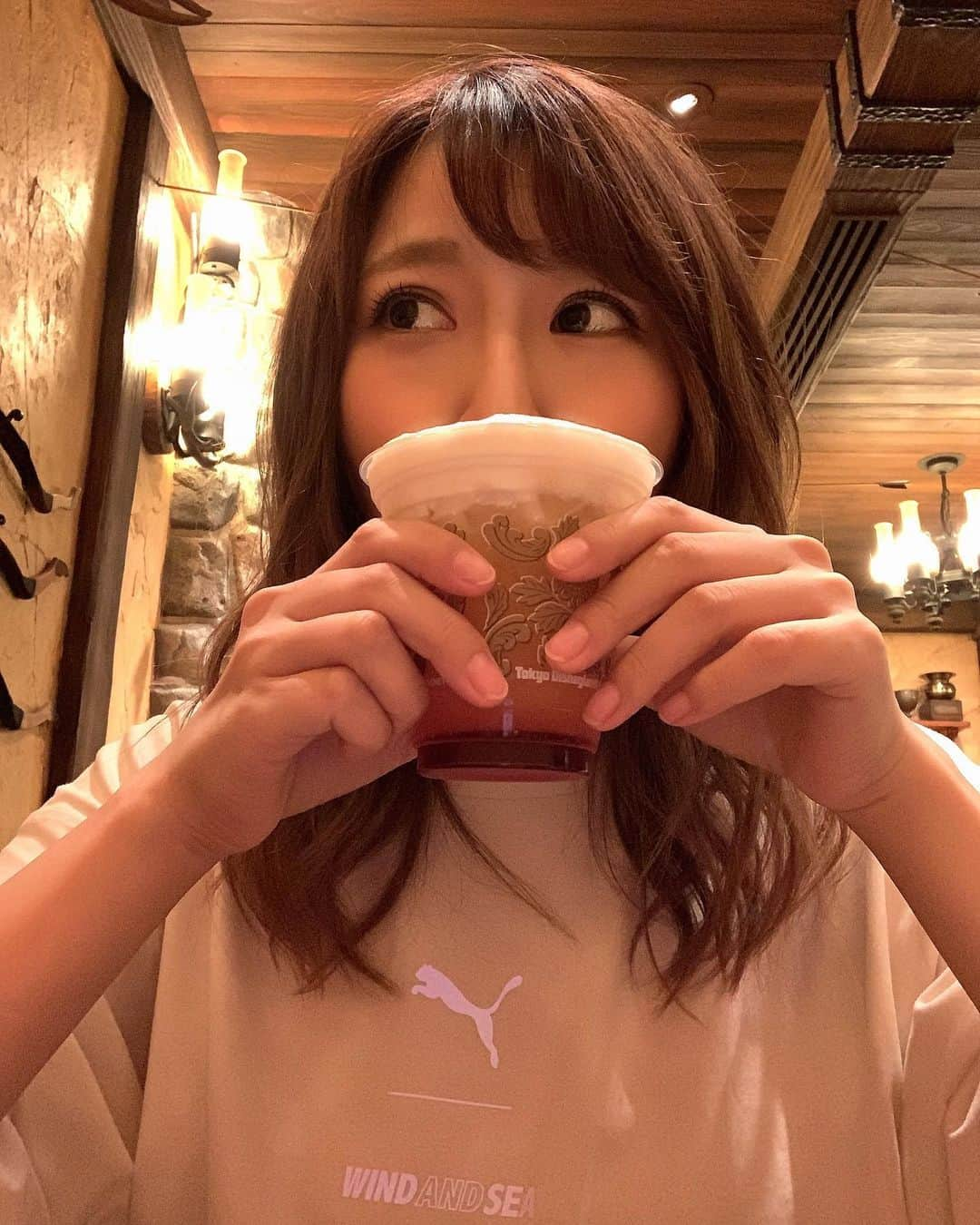 戸島花さんのインスタグラム写真 - (戸島花Instagram)「前回飲んで美味しかったベリーチアーズ🍹もちろん今回も飲みました。ラ・タベルヌ・ド・ガストンに行ったら絶対飲んでみてね🦘✨ #disneyland #ディズニーランド #東京ディズニーランド #ラタベルヌドガストン #ベリーチアーズ」10月16日 21時06分 - tojima_hana