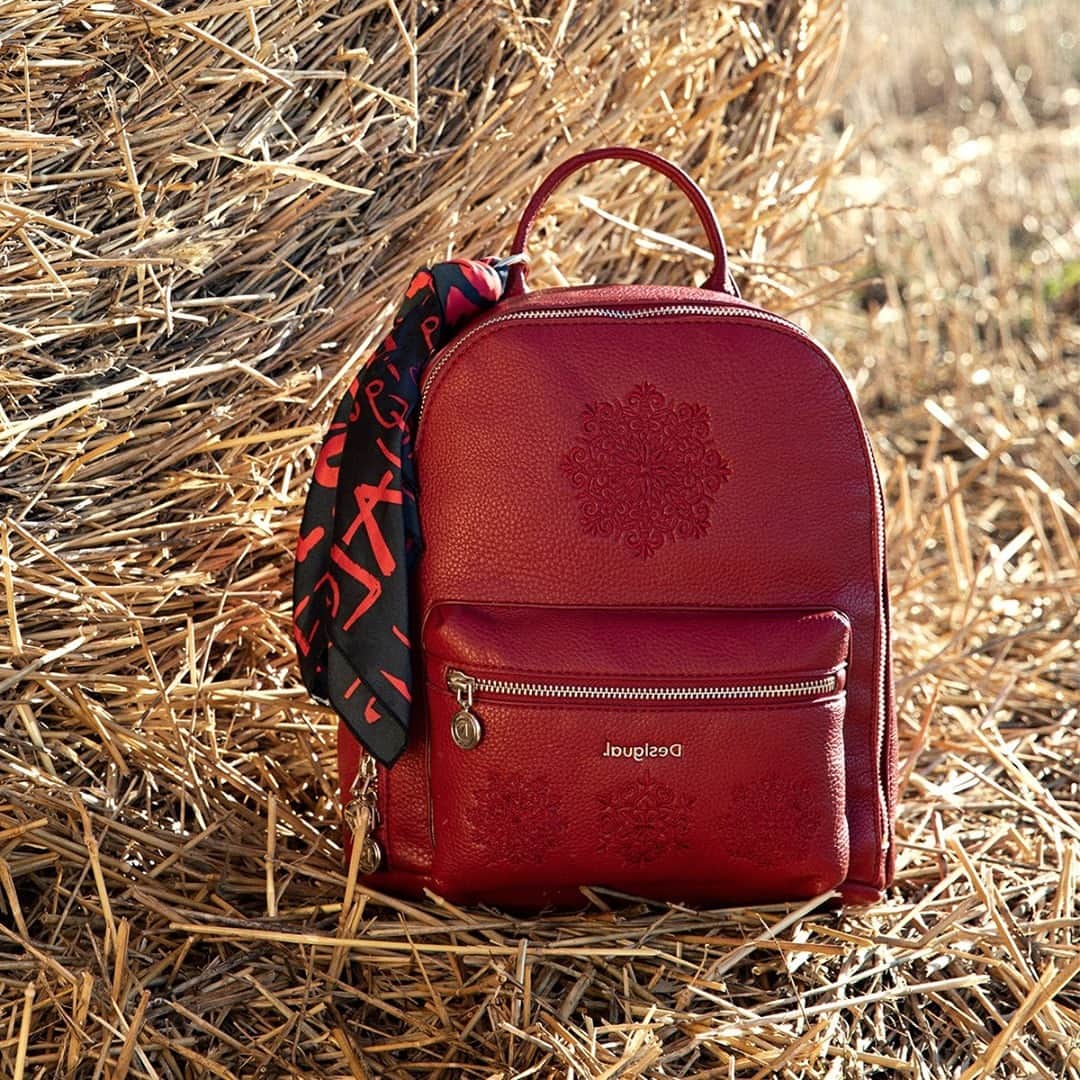 デシグアルのインスタグラム：「Enjoy rural quietness as much as urban plans. And don't forget to take a backpack with you!」