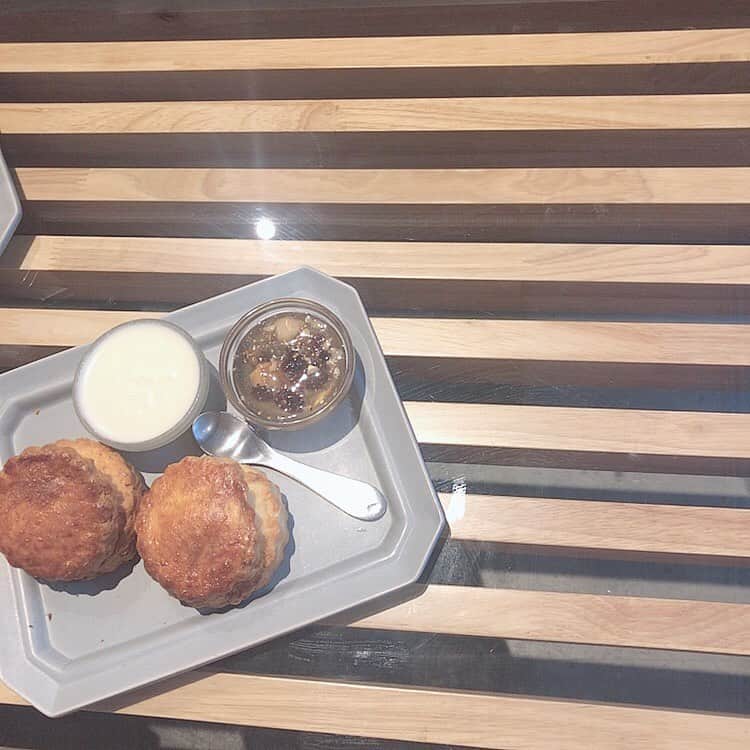 のインスタグラム：「@chavaty_japan   毎日食べたい☺︎ . . . #表参道カフェ #chavaty #原宿カフェ #表参道グルメ #原宿グルメ #omotesandocafe #表参道カフェ巡り #tokyocafe #スコーン」