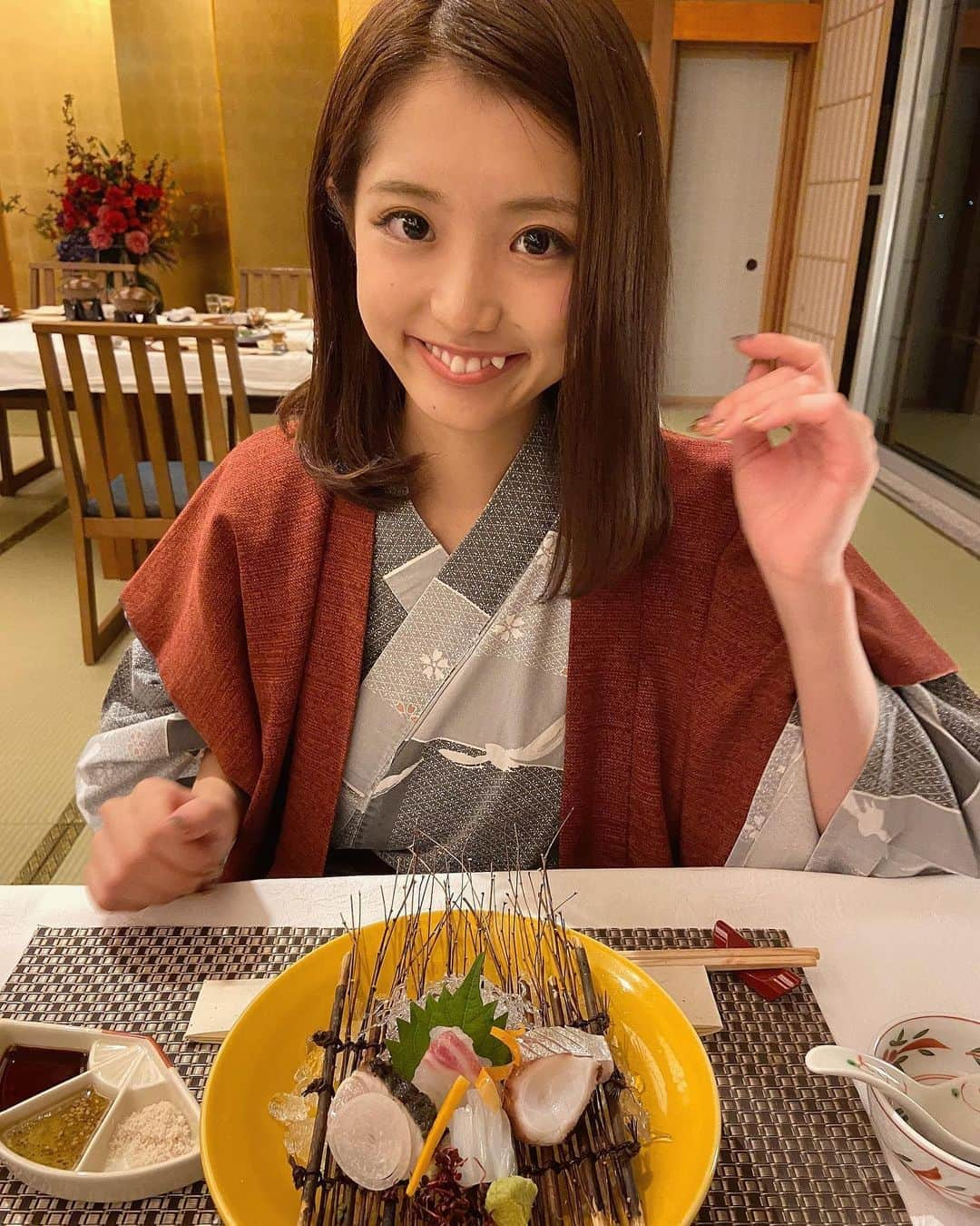 安藤令奈さんのインスタグラム写真 - (安藤令奈Instagram)「Go to travelで旅行に行った時の🥺 豪華なホテルのディナーに、身体の内側から癒されました🥺 . . . #旅行#広島#鞆の浦#夜ご飯#ディナー#ホテルディナー#ディナーコース #広島旅行#旅館#彼女感 #彼女とデートなうに使っていいよ #instafood #instagood #japan」10月16日 21時00分 - mizucon2020_no4