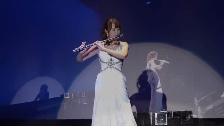のインスタグラム：「☆ 2020.09.19での紫微バースデーライブでお披露目した白鳥の湖です。 EDM Ver.にアレンジをして演奏しているので聴いてみてください♫ フル動画はYouTubeに載せています☺️  这是我的生日演奏会上演奏的影像。把天鹅湖改编成EDM在版本，变成自己的风格。  This is my BD live performance. I played The Swan Lake like Electronic Dance Music. And plz check my YouTube! . #suaiflute #suaiflvideo」