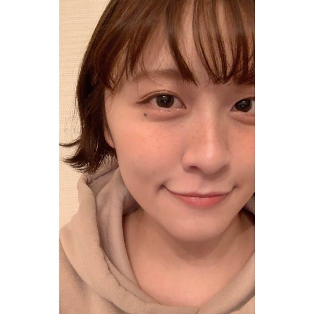 望月萌衣さんのインスタグラム写真 - (望月萌衣Instagram)「🧡 . . . そばかすメイク🌼 . . . . . #そばかすメイク #そばかす #オレンジメイク #オレンジ #オレンジカラー #秋メイク#ショートボブ#メイク#メイクアップ #いいね返し#makeup #orangemakeup #orange#autumnstyle #autumn #lfl #frecklesmakeup #frekles #좋아요반사#뷰티스타그램#메이크#메이크업#메이크업스타그램 #셀카#주근깨 #오렌지」10月16日 21時18分 - cq_meim