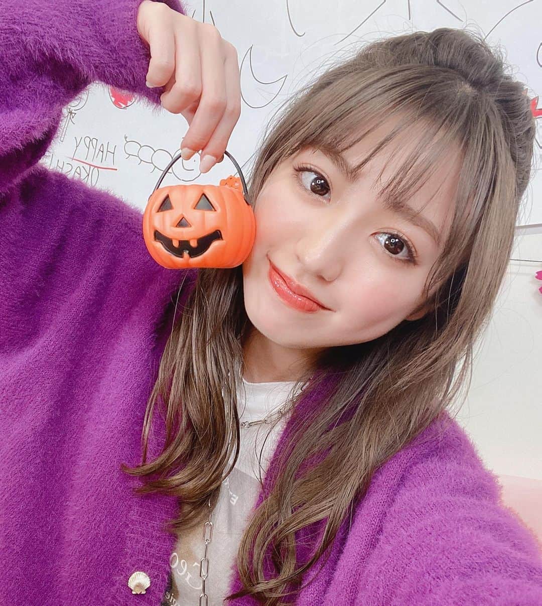 香音さんのインスタグラム写真 - (香音Instagram)「はじめてのYouTube生配信ありがとうございました☺︎♡ . お菓子たっくさん ...