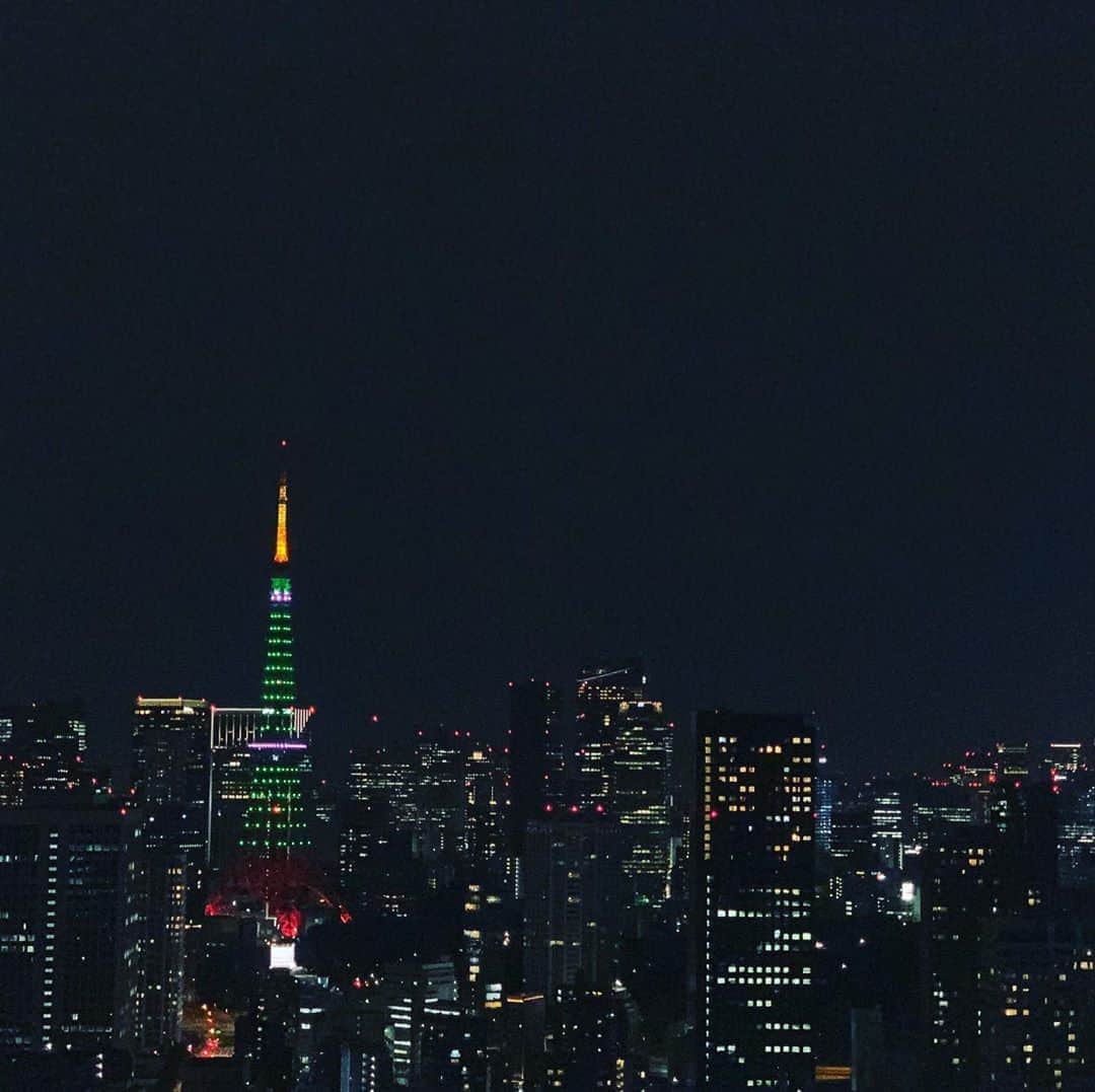夏木マリさんのインスタグラム写真 - (夏木マリInstagram)「東京タワー、グリーンだよ！  #tokyotower  #いまそら #natsukirock  #夏木マリ 　@mari_natsuki  #goodnight」10月16日 21時29分 - mari_natsuki