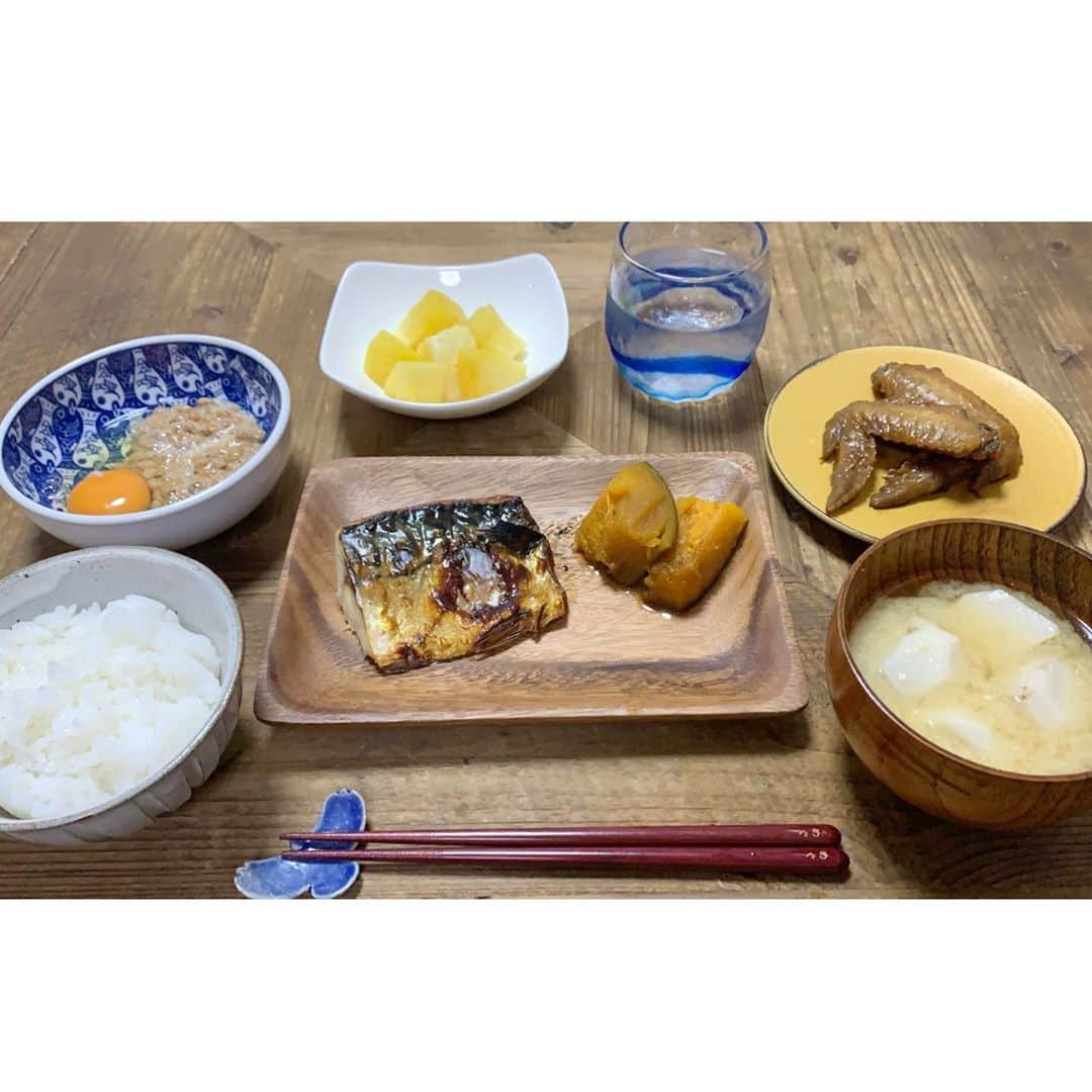 栗原恵さんのインスタグラム写真 - (栗原恵Instagram)「🌰 お家にある物で #めぐご飯🌰  ・ ・ 温鍋で里芋のお味噌汁😊🍲 @bemyself_n  ・ ・ #温鍋 #bemyself」10月16日 21時33分 - megumi_kurihara_official