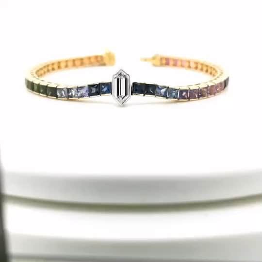 稲木ジョージのインスタグラム：「The wait is over 🎆 @milamorejewelry candy #sapphire tennis bracelet with custom double pointed #Diamond is ready🔥」