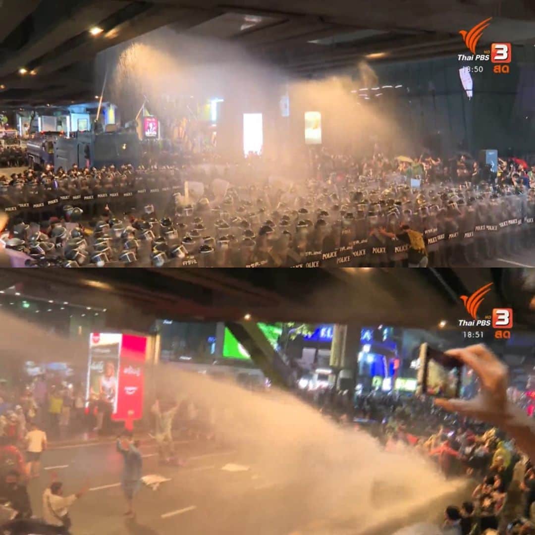 NCT(Neo Culture Technology)のインスタグラム：「WE NEED YOUR ATTENTION‼️ To all international fans here please help us share and spread it louder ‼️ .  Police are using water canon on the protesters right now!! Almost is a student! We condemn the violence and still stand against these situations!! For more information let's see #whatishappeninginthailand . เราขอประนามการกระทำตำรวจที่ใช้ความรุนแรงกับประชาชน!! สำหรับชาวไทยตอนนี้ช่วยกันกระจายข่าวกันนะคะ เป็นหูเป็นตา ใช้เสียงของตนเอง หากใครที่ไปร่วมชุมนุมอยู่ ก็ขอให้เกาะกันเป็นกลุ่ม เลี่ยงกันปะทะแรงดันน้ำด้วยก้มต่ำไว้ แก๊สน้ำตาล้างด้วยน้ำเปล่าได้ ส่วนสีล้างด้วยเบคกิ้งโซดานะคะ ตอนนี้รถไฟฟ้ากลับมาเปิดให้บริการทุกสถานีแล้วค่ะ ขอให้ทุกคนรีบกลับ ระมัดระวังตัว ฝากดูแลผู้สูงวัย คนชรา เด็กๆอีกกลุ่มด้วยนะคะ ขอให้ทุกคนปลอดภัยค่ะ 🙏🏻」