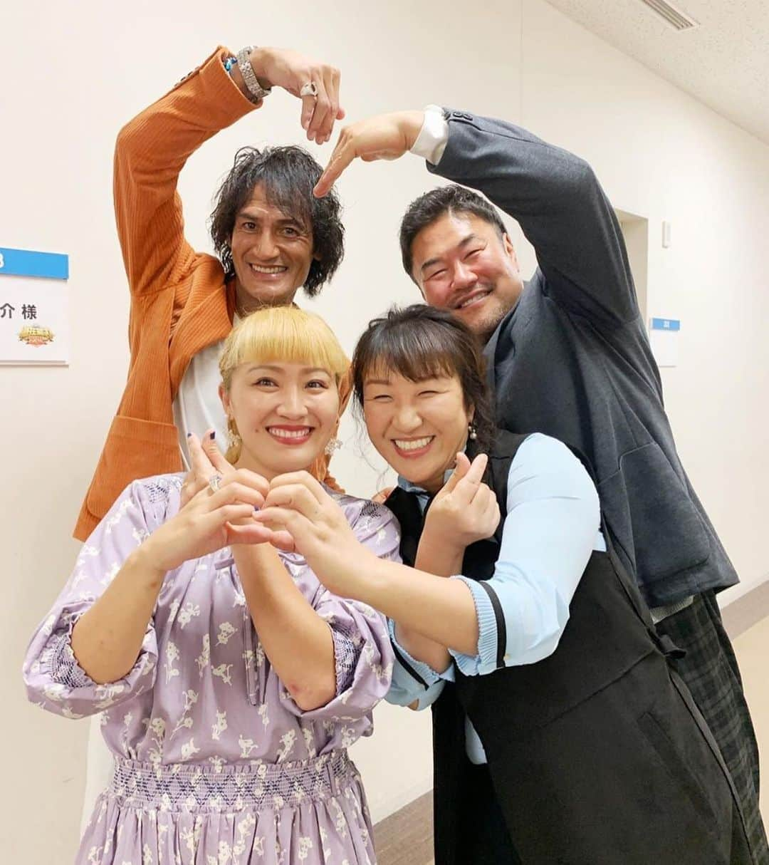 丸山桂里奈さんのインスタグラム写真 - (丸山桂里奈Instagram)「だいすきな2人です。 昔からお姉さん(お母さん)みたいな存在な北斗さん😍そして、この素敵な2人を見ていたら結婚ていいな、と思いました。 結婚を諦めていた私でしたが、こうして今運命の人に出会えたことは、この2人がいてくれたからに違いありません。  W杯に選ばれなかった時も、電話で長い時間話したりいつも寄り添ってくれました。 snsが炎上したときも、大丈夫か？といつも声をかけてくれる北斗さん😭 私のかけがえのない家族みたいな方です。 悲しいときも嬉しいときも一緒にいるイメージです。昔も今もこれからも、仲良くしてください😍😍😍  健介さんと我が旦那さま健治さん。 2人とも、健ちゃんです❤️ なんか、繋がってますね、やはり😍 これからもよろしくお願いします🤪  #収録 #夫婦 #北斗さん #健介さん #みんなアスリート #いつも味方でいてくれる人 #私も味方です #犬好き #たくさん食べる #旦那さまが健ちゃん繋がり #運命ですね #これからもよろしくお願いします #いい意味で #インスタバエ」10月16日 21時44分 - karinamaruyama