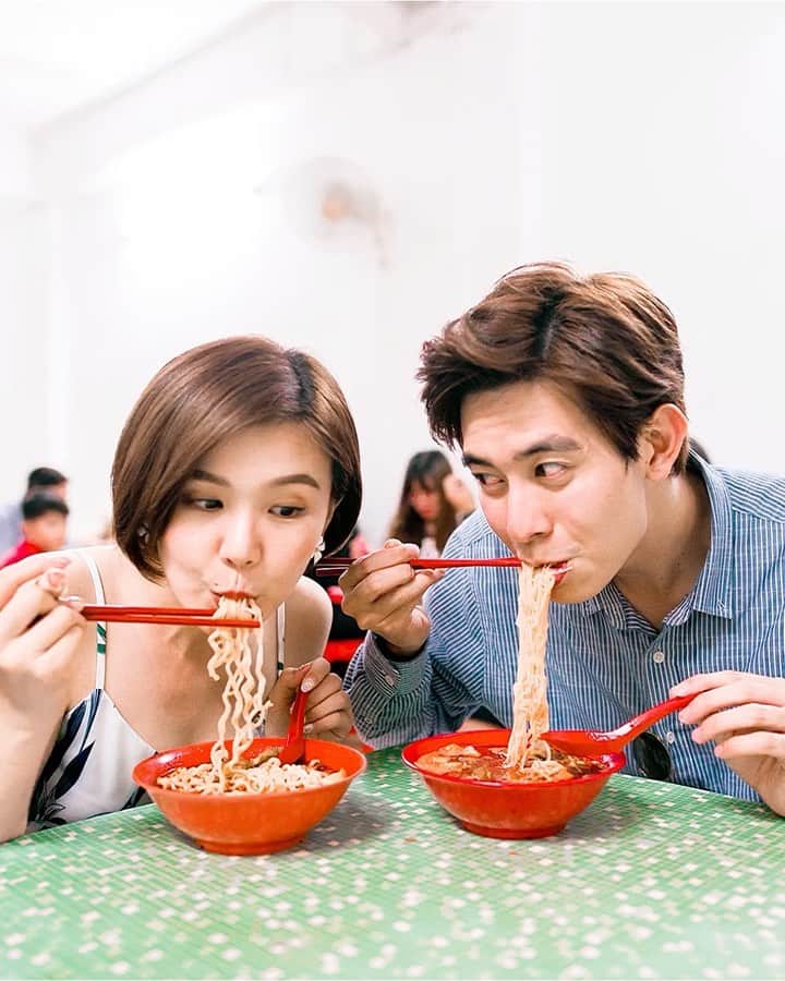 エアアジアのインスタグラム：「HAPPY WORLD FOOD DAY! 🌏🍽  Everyone loves food and today we’re celebrating some of our many favorite local food around Southeast Asia! Which ones are you craving for?  Check out our food offerings and promos via @airasiafood and @santan.asean, or via airasia.com!  #airasiaForEveryone #lovelocal」