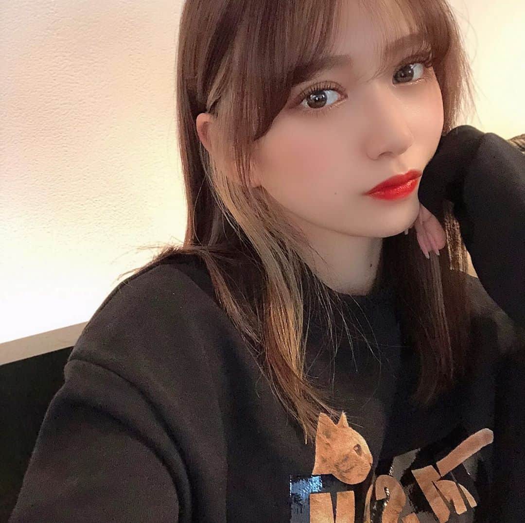 のインスタグラム：「. . 🐈 インナーカラー 色落ちもかわいいです💛 . #hairstyles#インナーカラー#イヤリングカラー#msgm」
