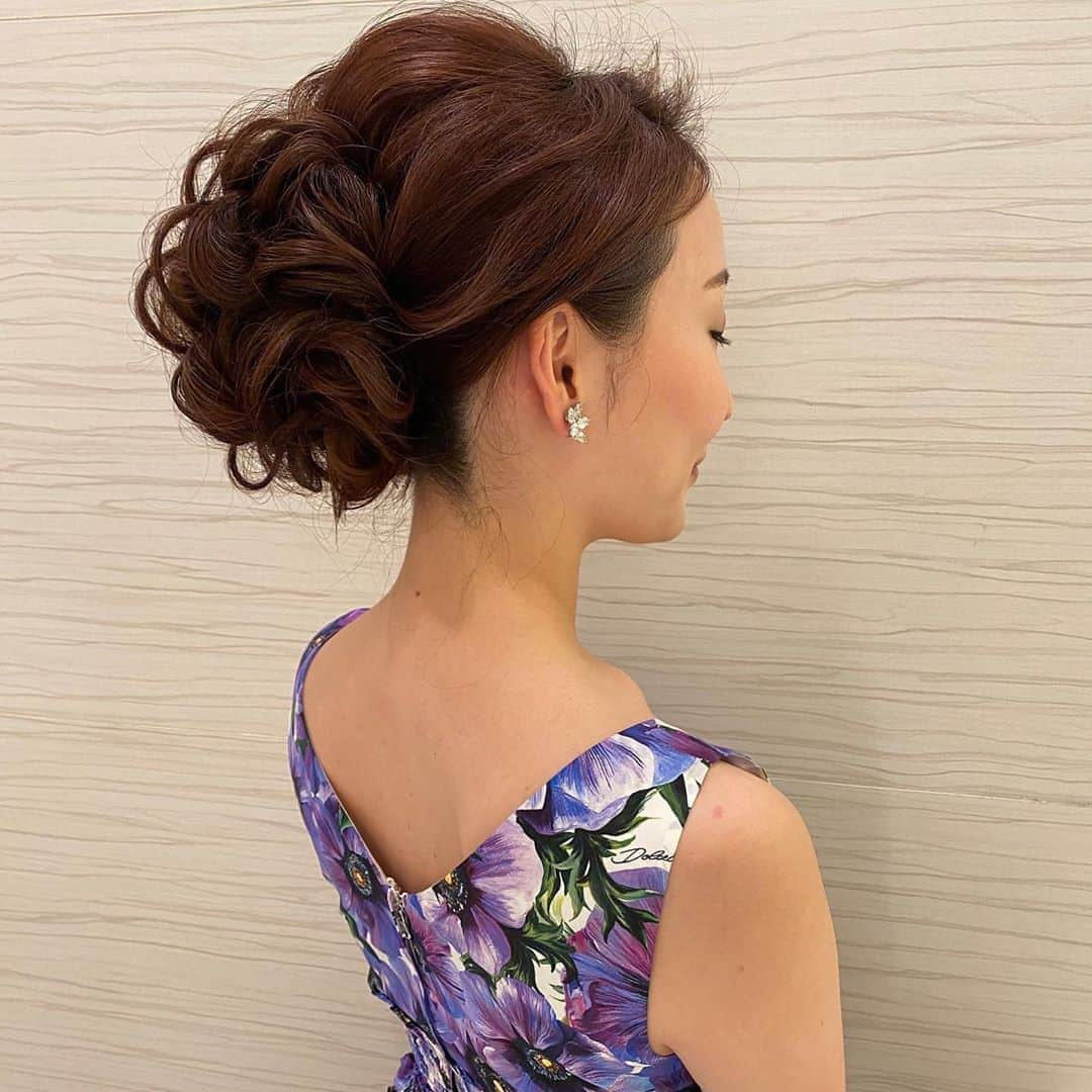 Tomoyo Kitamuraさんのインスタグラム写真 - (Tomoyo KitamuraInstagram)「先日の明日香さん♡ ちょっと下目にカールアップ  #ヘアメイク #ヘアセット #ヘアアレンジ #ヘアスタイル #銀座#美容師 #ウェディング#ウェディングヘア #ブライダル#ブライダルヘア #結婚式#プレ花嫁#花嫁#前撮り#着物#浴衣 #シニヨン#ダウン#夜会巻き #ヘアメイクリハーサル #bride#bridehair#bridal#updo#upstyle」10月16日 21時54分 - tmy_o3.pugmi