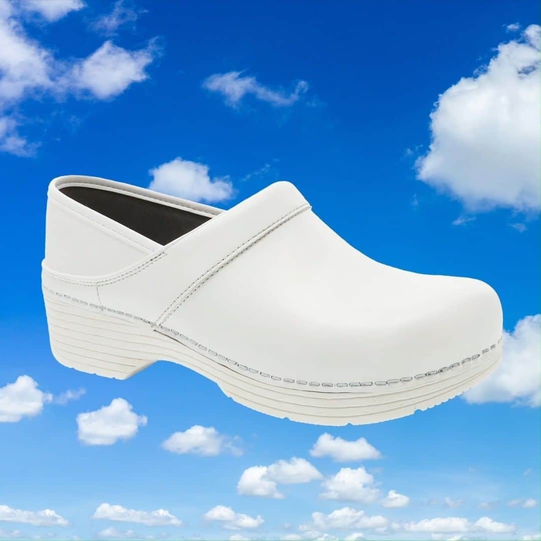 ダンスコのインスタグラム：「Light as a feather, soft as a cloud. How to enter: 1) Enter to win the new LT Pro by tagging two friends in the comments. 2) Make sure you’re following @dansko on Instagram. Dansko has been proud to support nurses and healthcare workers throughout their journey, and through our donation efforts over the past months. This year, we are celebrating nurses and healthcare workers all year long! #Giveaway Rules: Giveaway runs 10/16/20 at 9:00 AM EST - 10/18/20 at 11:59 PM EST. No purchase necessary. One winner will be randomly selected and will be notified via DM. Verification that the winner is a nurse or healthcare worker may be required in the form of a nurse’s badge or ID. Winner will win one pair of Dansko shoes from the current collection with a total estimated retail value of $150 each. Giveaway not associated with Instagram. Full terms and conditions at the link in the bio.」