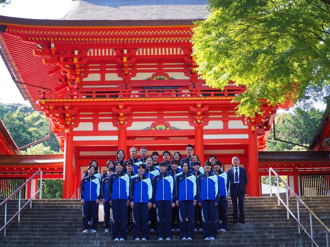 中島未来のインスタグラム：「明日開幕。 チーム全員で最後まで戦い抜く。 応援してくれてる方たちの為に 感謝の心を忘れず 東レアローズ男女共に頑張ります！」