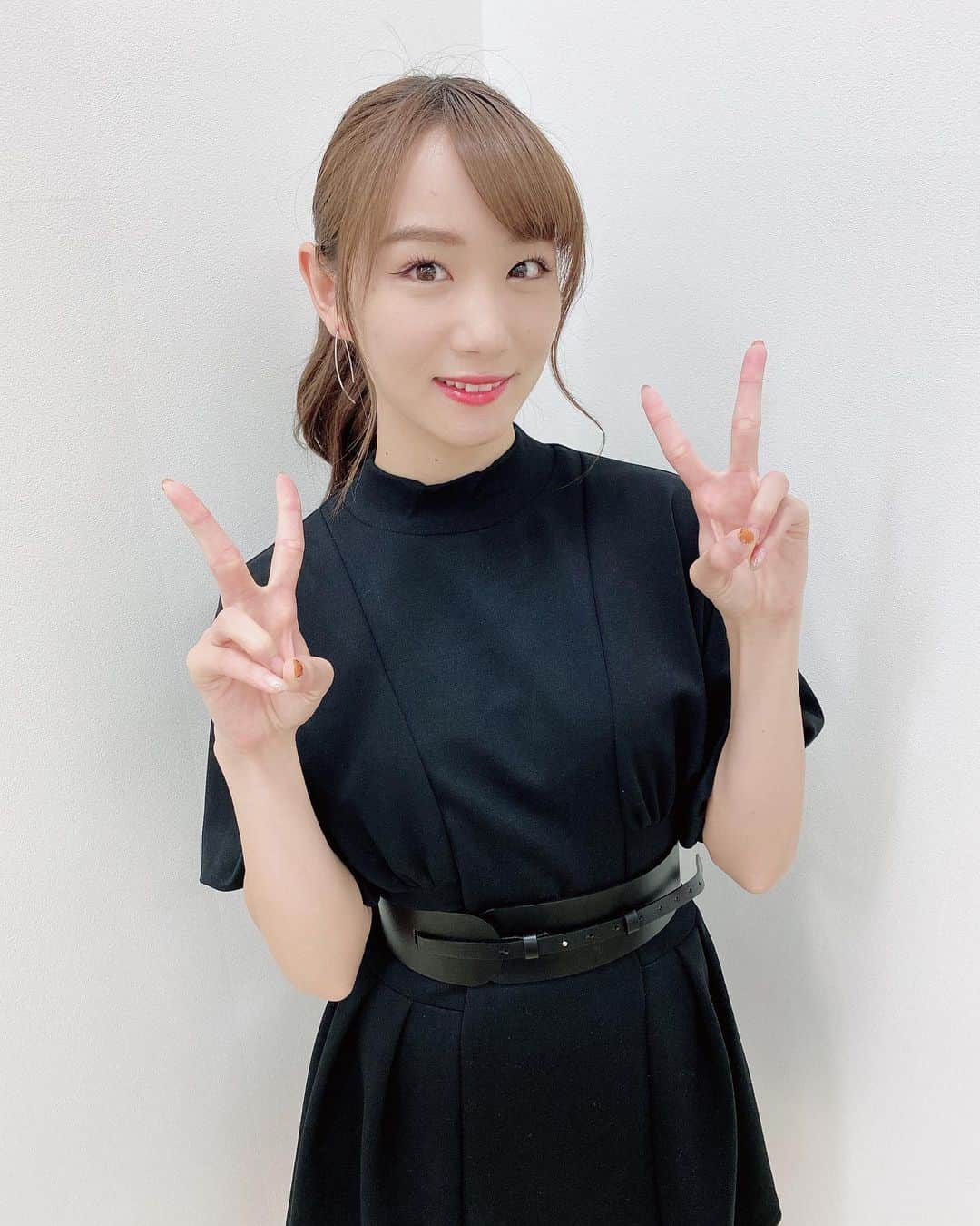 のインスタグラム：「黒ワンピースはまってる✨  #黒ワンピース」