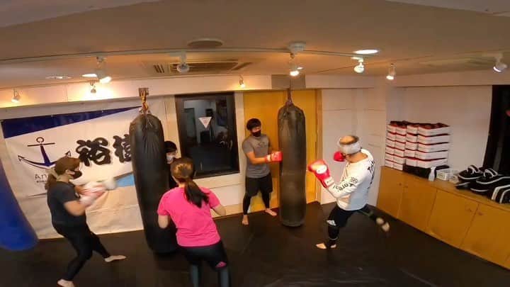 のインスタグラム：「あああ…  1日の参加者58名😣💦💦  あと2名の壁よ…  とは言え、とても良い雰囲気で、みんなイキイキとトレーニングしてくれてる。  嬉しくなるね！  #甲東園#宝塚#西宮#伊丹#キックボクシング#フィットネス#ダイエット#裕樹#ローキック#エクササイズ#ミットネス#体幹トレーニング#アンカージム#裕樹のローキック#朝活トレーニング#パーソナルトレーニング#ウエイトトレーニング」