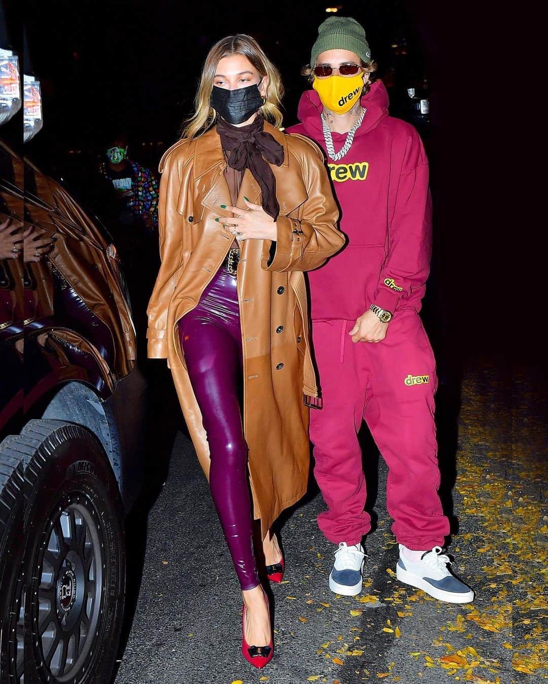 Just Jaredさんのインスタグラム写真 - (Just JaredInstagram)「@justinbieber went out for dinner in New York with @haileybieber right before the release of his new song “Lonely.” Watch the music video on our site now! #JustinBieber #HaileyBieber Photos: Backgrid」10月16日 13時31分 - justjared
