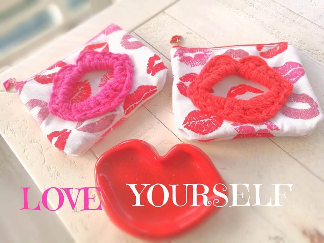 Moco Lima Hawaiiさんのインスタグラム写真 - (Moco Lima HawaiiInstagram)「New* Kiss Purse, Made by Moco  #loveyourself#lips#kiss#pink#red#love#smile#hawaii#positivevibes#positiveenergy#goodvibes#lifeisbeaitiful#lifeisshort#enjoylife#mocolimahawaii#designer#founder#fashion#luckywelivehawaii#madeinhawaii#ハワイ#ハワイロス#ハワイ大好き#ハワイ好きと繋がりたい#モコリマハワイ#スマイル#エンジョイ#ポジティブ」10月16日 13時39分 - mocolimahawaii