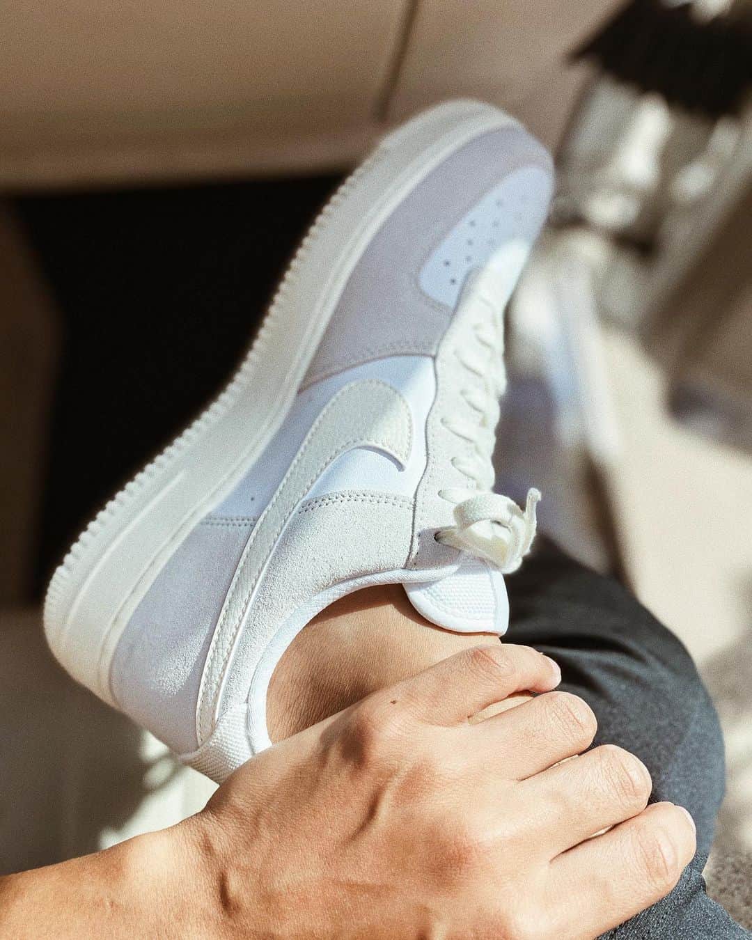 Yuma Yamashitaさんのインスタグラム写真 - (Yuma YamashitaInstagram)「﻿ ﻿ 配色とスエードが可愛い🤤﻿ ﻿ ﻿ Nike Air Force 1 Low Sail Platinum Tint 👟﻿ #日本未入荷﻿ #らしい﻿ ﻿ ﻿」10月16日 13時53分 - yuma_andagi