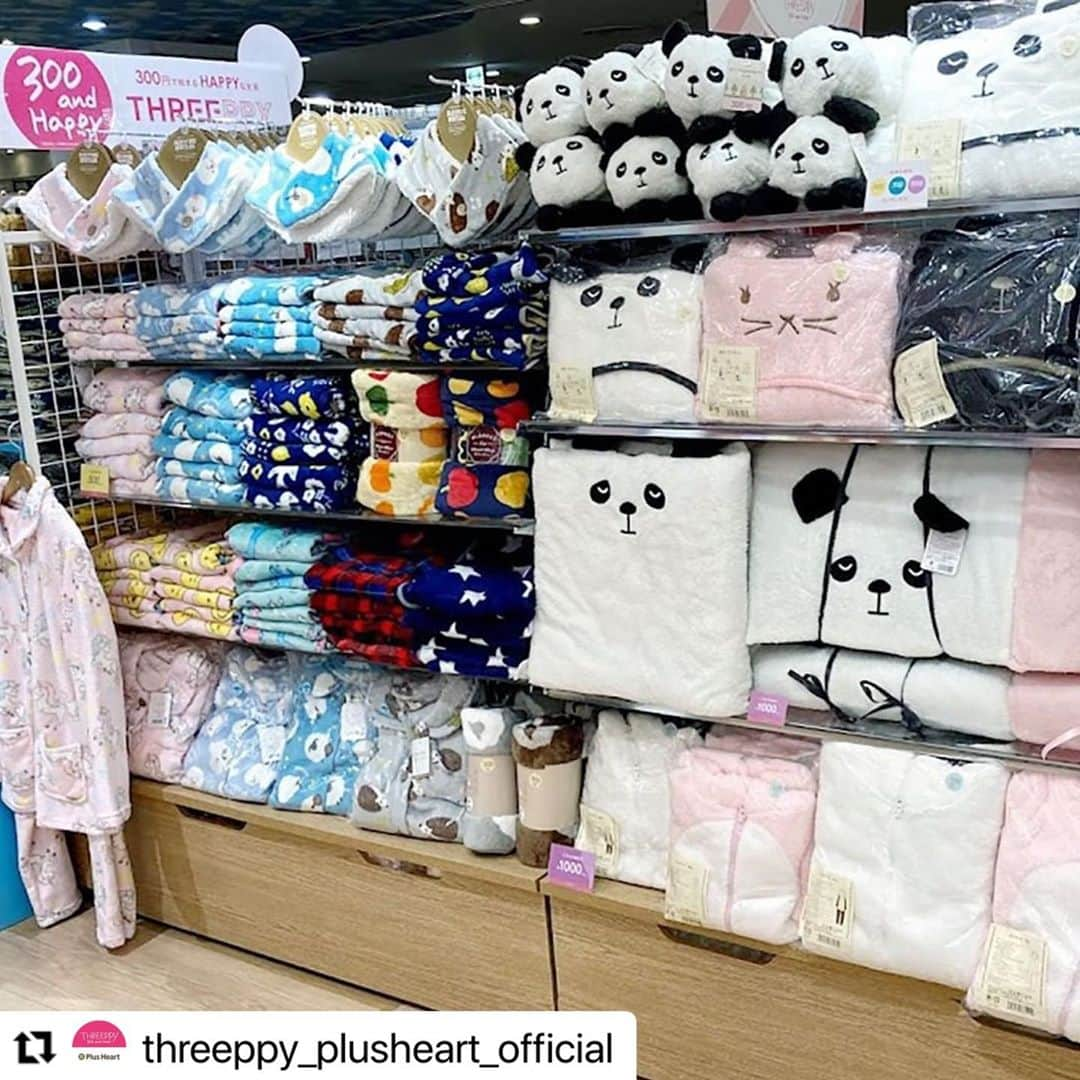 ダイソーさんのインスタグラム写真 - (ダイソーInstagram)「#Repost @threeppy_plusheart_official with @make_repost ・・・ ＼New open／ 本日、ララガーデン長町に東北初のTHREEPPYがオープンいたしました！ 人気コスメUR GLAMの姉妹ブランド「UR GLAM LUXE」やこれからの季節に役立つブランケットやもこもこ靴下など多数取り揃えております。 スタッフ一同心よりお待ちしております😀 . スリーピー・ララガーデン長町店 〒982-0011 宮城県仙台市太白区長町７－２０−５ ララガーデン長町３Ｆ . #スリーピー #THREEPPY #300andHappy #HAPPY #プチプラコーデ #宮城県 #長町 #ララガーデン長町 #10月16日 #300円ショップ #東北初」10月16日 13時53分 - daiso_official