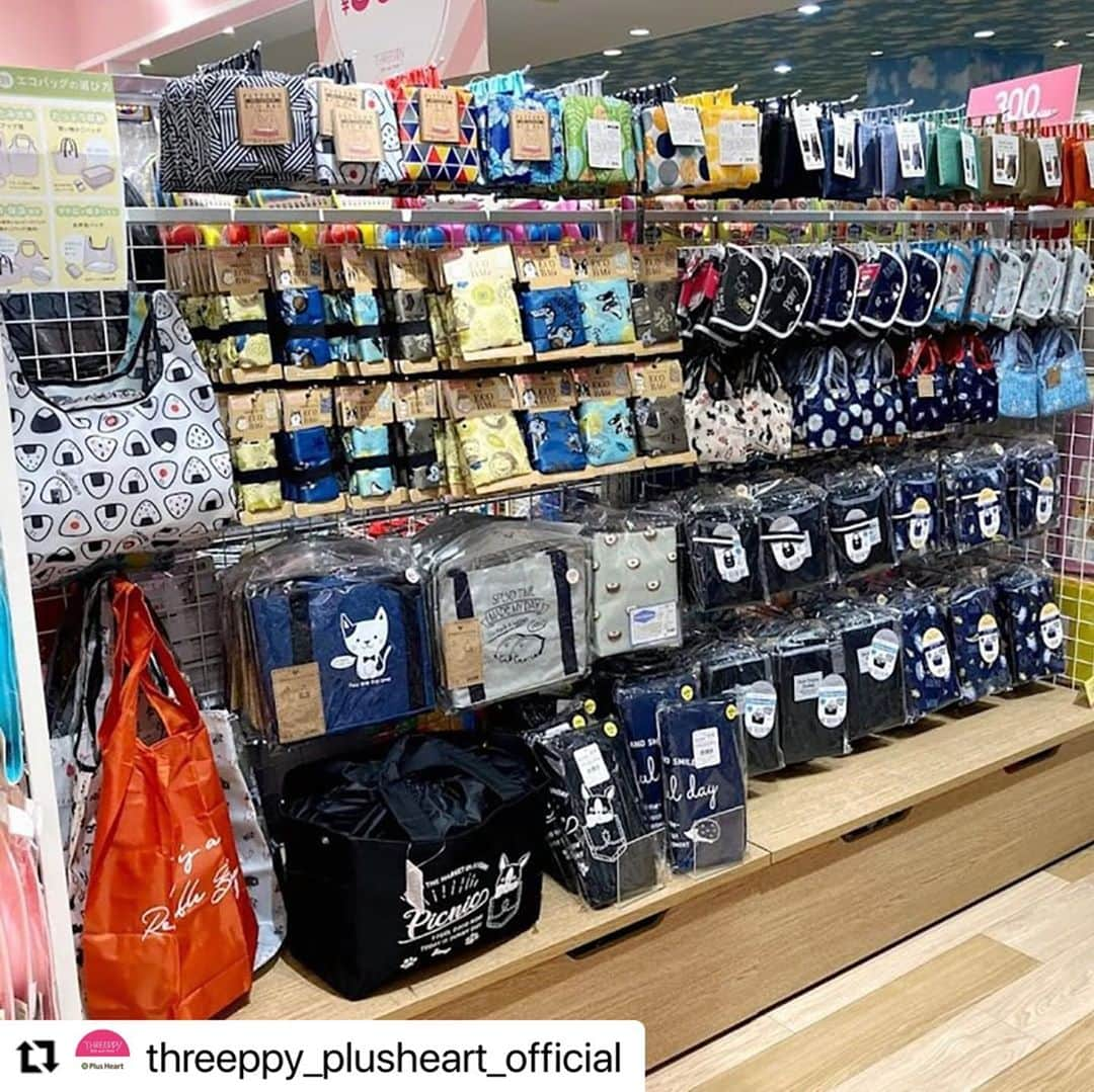 ダイソーさんのインスタグラム写真 - (ダイソーInstagram)「#Repost @threeppy_plusheart_official with @make_repost ・・・ ＼New open／ 本日、ララガーデン長町に東北初のTHREEPPYがオープンいたしました！ 人気コスメUR GLAMの姉妹ブランド「UR GLAM LUXE」やこれからの季節に役立つブランケットやもこもこ靴下など多数取り揃えております。 スタッフ一同心よりお待ちしております😀 . スリーピー・ララガーデン長町店 〒982-0011 宮城県仙台市太白区長町７－２０−５ ララガーデン長町３Ｆ . #スリーピー #THREEPPY #300andHappy #HAPPY #プチプラコーデ #宮城県 #長町 #ララガーデン長町 #10月16日 #300円ショップ #東北初」10月16日 13時53分 - daiso_official