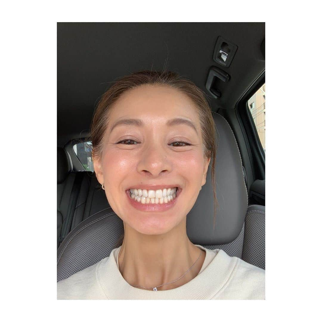 稲沢朋子さんのインスタグラム写真 - (稲沢朋子Instagram)「🦷歯医者さんへ ➡️swipe➡️おお口🤣イーーアーー０笑笑 真面目に通院できてる👍 仕事もゆったりだったこの機会に昔に治療した歯のセラミックを更新したりしてます☺️ 歯🦷が綺麗になると嬉しい😊 #メンテナンス　#親から頂いた　#歯並び　#感謝　#歯医者嫌い　が　#頑張ってる　#自分の歯で生涯食べるぞ　#すぐ痛がる　#音が苦手　#先生いつもありがとうございます  #ハイブリッドカー　#愛車　#乗り換え　#稲沢朋子  #いなとも　#inatomo」10月16日 13時53分 - ina_tomo