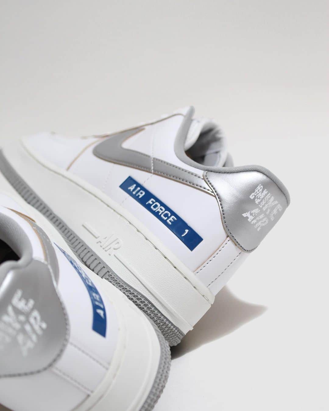A+Sのインスタグラム：「2020. 10. 17 (sat) in store  ■NIKE AIR FORCE 1 ’07 LV8 COLOR : WHITE SIZE : 24.0cm - 29.0cm PRICE : ¥11,000 (+TAX)  ナイキエアフォース1 '07 LV8は82年のOGを再現。ヴィンテージタッチを表現するにあたり、少し生成りがかったアッパーが特徴です。ヒールには過去のアーカイブを表現するブルータグを配置。  The Nike Air Force 1'07LV8 reproduces the 1982 OG. In expressing the vintage touch, it features a slightly generative upper. A blue tag that expresses the archive of the past is placed on the heel.  #a_and_s #NIKE #NIKEAIRFORCE1 #NIKEAIRFORCE107LV8 #LOSTARCHIVE」