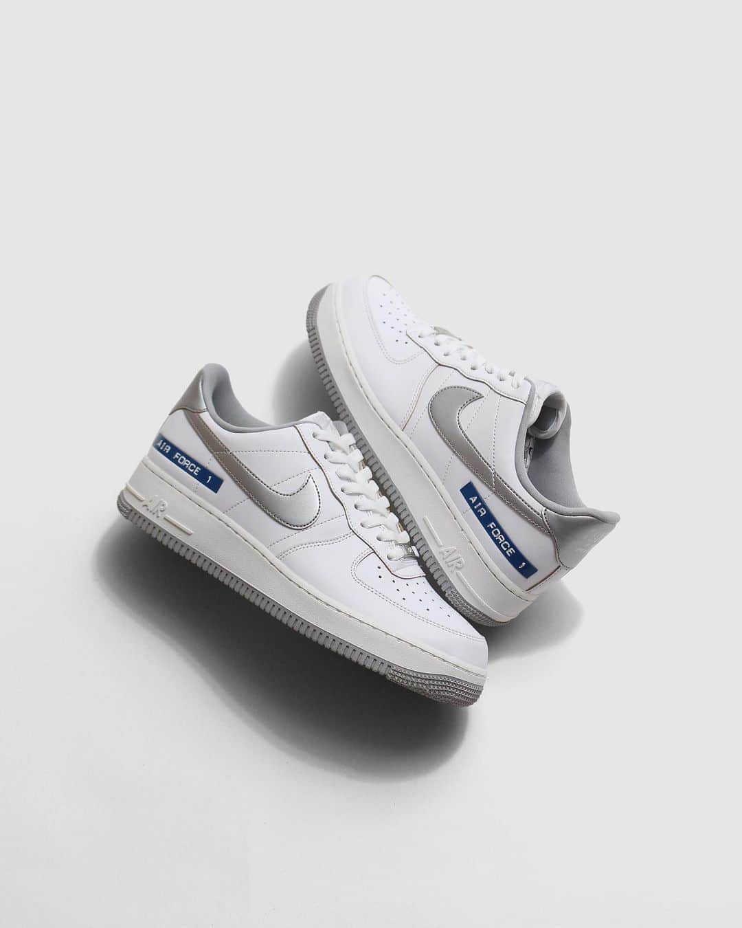 A+Sのインスタグラム：「2020. 10. 17 (sat) in store  ■NIKE AIR FORCE 1 ’07 LV8 COLOR : WHITE SIZE : 24.0cm - 29.0cm PRICE : ¥11,000 (+TAX)  ナイキエアフォース1 '07 LV8は82年のOGを再現。ヴィンテージタッチを表現するにあたり、少し生成りがかったアッパーが特徴です。ヒールには過去のアーカイブを表現するブルータグを配置。  The Nike Air Force 1'07LV8 reproduces the 1982 OG. In expressing the vintage touch, it features a slightly generative upper. A blue tag that expresses the archive of the past is placed on the heel.  #a_and_s #NIKE #NIKEAIRFORCE1 #NIKEAIRFORCE107LV8 #LOSTARCHIVE」