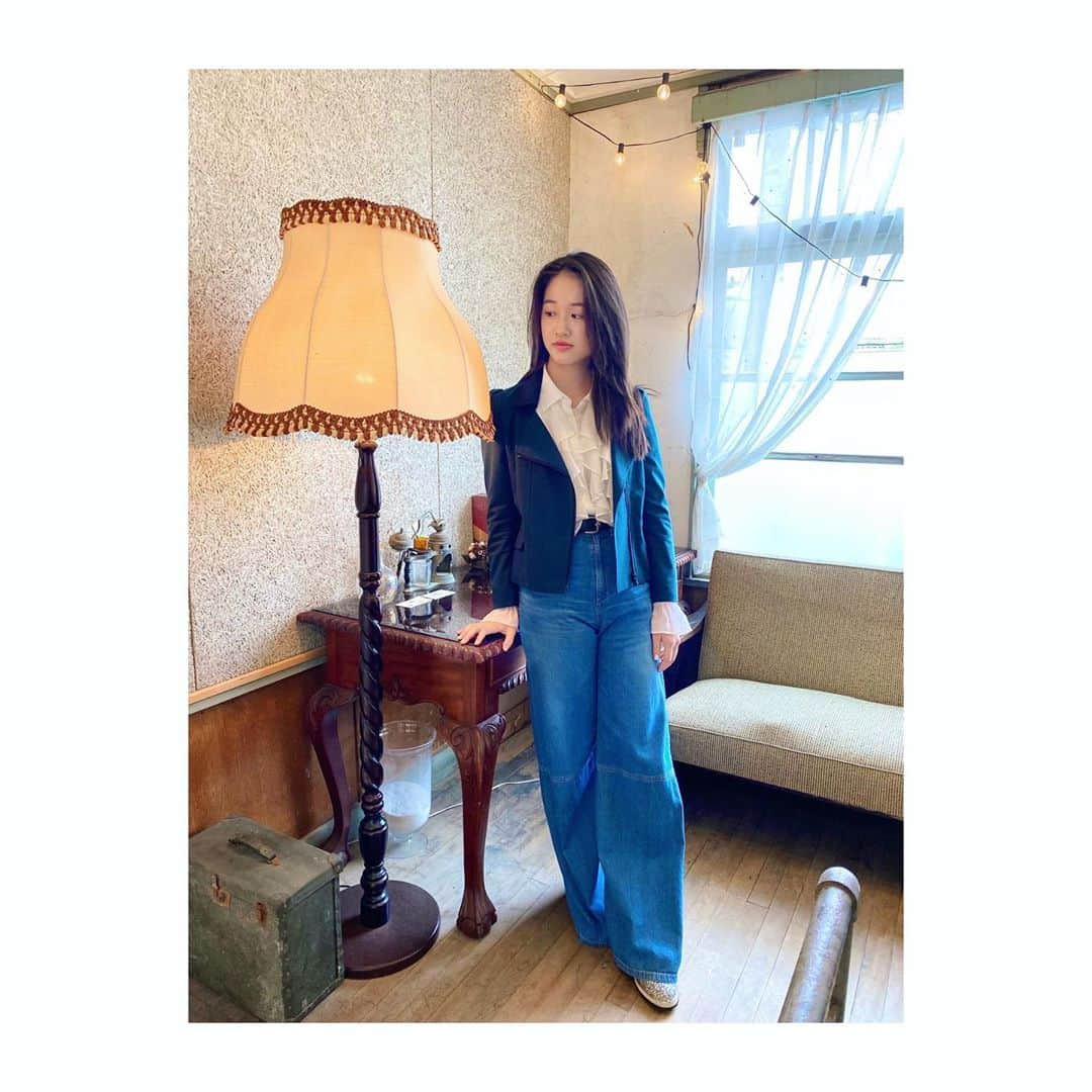 天翔愛さんのインスタグラム写真 - (天翔愛Instagram)「🪔🕰🧳✨  クラシカルな雰囲気好き✌︎✌︎︎﻿ このお洋服すごくお気に入りなの♡☺︎﻿ ﻿ ジャケット、ブラウス、デニムパンツ、ベルト﻿ :  @hystericglamour_official  ﻿ #hystericglamour﻿ #ヒステリックグラマー ﻿#お気に入り #in @q.hamadaiin ⛪️ ﻿ ﻿ ﻿ ﻿ ﻿ ﻿」10月16日 14時27分 - ai_tensho_official