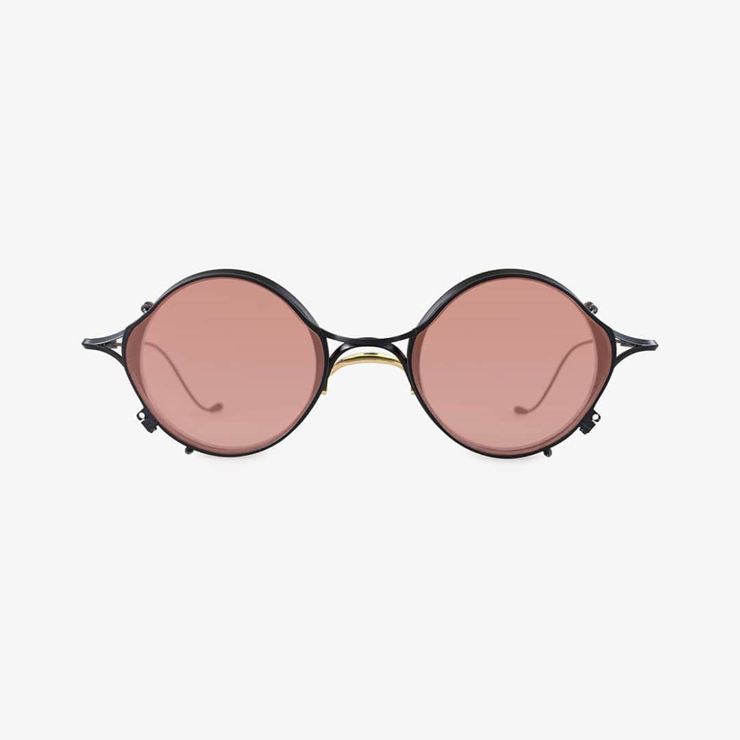 のインスタグラム：「Introducing model no.#RG2021TVA . Our third collaboration with @the_viridi_anne_atelier . #rigards #theviridianne」