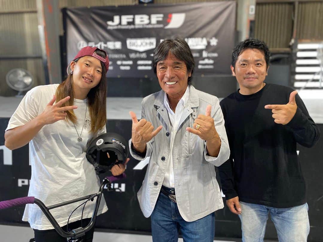 のインスタグラム：「【番組出演告知】 今日の19:30から中国地方向けのNHK番組-松崎しげるとももクロのくろ旅-という番組に出演します！ @visavis_jp #タウン情報おかやま #ライト電業 #bigjohn #bluesakura #slopeshot #bmx #bmxgirl #bmxfreestyle #bmxwomen #松崎しげる #ももクロ」