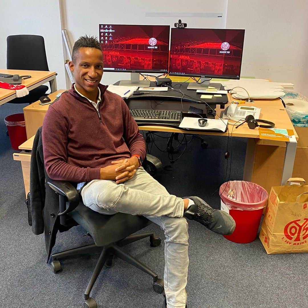 のインスタグラム：「About to finish my 2nd week as an intern at @1fsvmainz05. Very greatful to get this opportunity during a time of crisis which affects all companies around the world. At the same time I started my pre-season to Tokyo 2021. Looking forward to the weeks ahead 💪🏾」