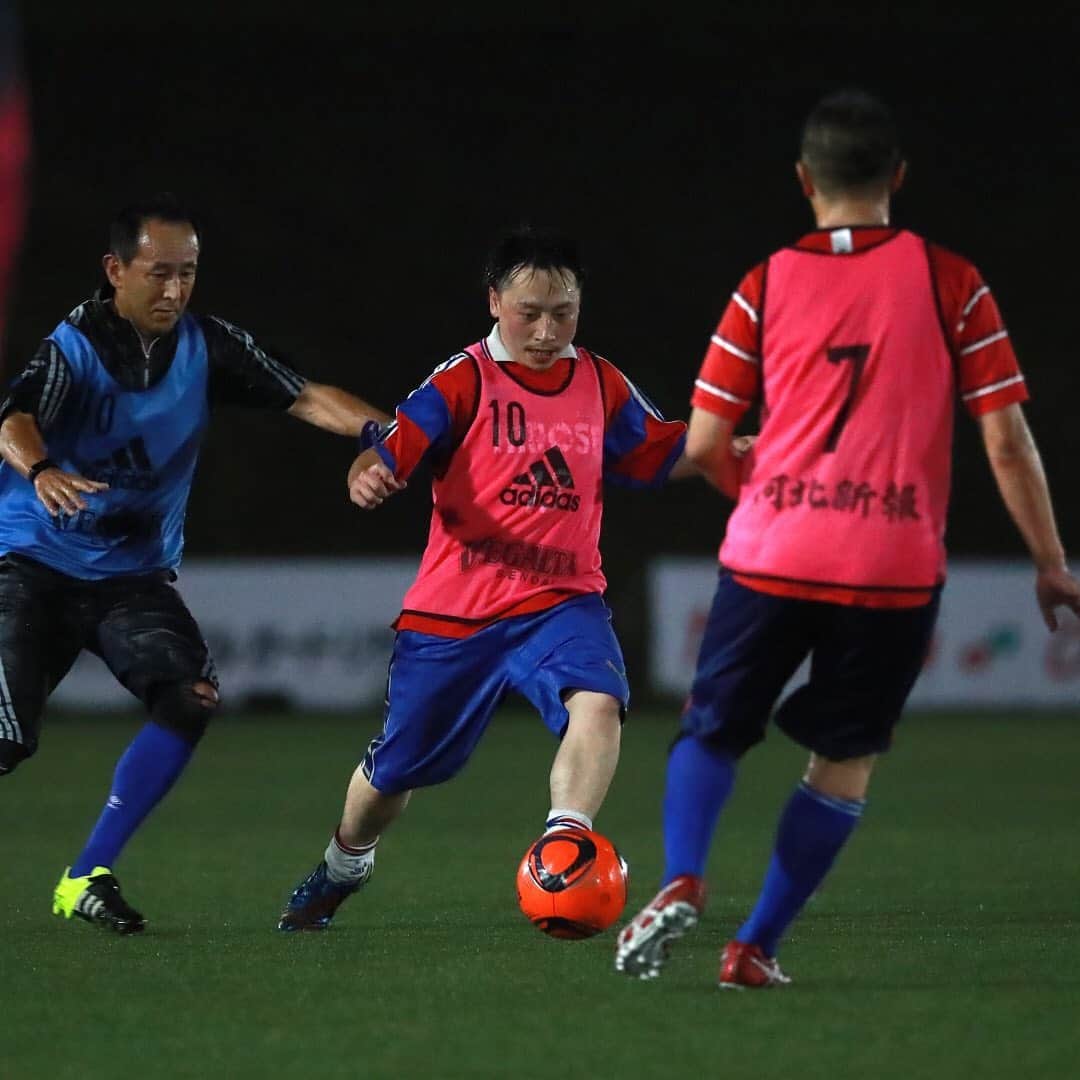 ベガルタ仙台さんのインスタグラム写真 - (ベガルタ仙台Instagram)「ベガルタ仙台サッカースクール 新規入会・紹介キャンペーン 〇大人のサッカークリニックも対象です！ ご入会は、ぜひこの機会に！ベガルタタオルプレゼント！大人のスクール生のみなさんも新しい仲間を紹介してください！ベガルタグッズをプレゼント！ まずは無料体験！WEBからお申込みいただけます。 🔗https://vegalta.suku2.io  📸大人のサッカークリニック マイナビベガルタ仙台泉パークタウンサッカー場等 (仙台市泉区明通1-1-2) 🔗https://www.vegalta.co.jp/academy/school-list/adult.html 興味があったけど、きっかけがなかった人、お子さんがサッカーを始め、夢中になった大人へ、サッカーできる場を提供します。 対象レベルは初心者から中級者。運動不足解消、健康維持増進などに最適です。気分も若返ります！  --- 新規入会・紹介キャンペーン --- 新規入会の方にはベガルタタオル、紹介してくれたスクール生にはベガルタグッズをプレゼント。 【期間】9/21～10/31 【対象】期間内に「入会手続きを行なった新規ご入会者」または「お友達を紹介してくれたスクール生」 【申込方法】入会・紹介者名とスクール校名をご記入の上ご提出ください。  --- ベガルタ仙台サッカースクール --- サッカーを通じて豊かな人間性を育て、基礎技術やテクニック、運動能力の向上を目指します。自主性や協調性、モラル、マナーを養い、社会で活躍できる人材の育成、心身の成長を目標にしています。 [県内12校] 泉パークタウン校、泉野村校、若林荒井校、宮城野校、長町校、青葉校、太白校、古川校、石巻校、栗原校、名取校、仙南校 [特徴あるコース] レベルアップ、アドバンス、GKクリニック、大人のサッカークリニック  無料体験で、自分に合ったぴったりの場所、コースを見つけてください！ 申込み、ご質問はスクール事務局へWEB、メール、お電話で 🔗https://vegalta.suku2.io ✉️vegalta_school@vegalta.co.jp 📱022-377-1101（平日12:00～14:30）  /// #2020_VEGALTA_SENDAI /// #ベガルタ仙台サッカースクール #サッカースクール #大人のサッカースクール #大人のサッカークリニック #仙台 #絆フットボール #Jリーグ #VegaltaSendai #VEGALTA #Sendai #KIZUNAfootball」10月16日 15時10分 - vegaltasendai