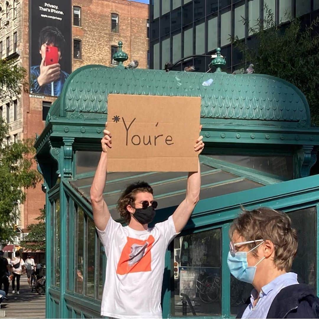 リアーナのインスタグラム：「don’t know who need to here this, but your welcome 🤷🏿‍♀️」