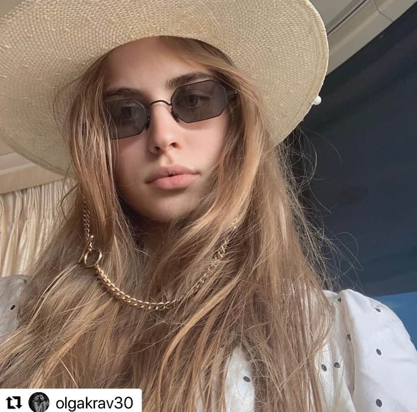 のインスタグラム：「@olgakrav30 wearing MMCRAFT004 by MYKITA + Maison Margiela.  #MYKITA #mykitamargiela  #maisonmargiela」