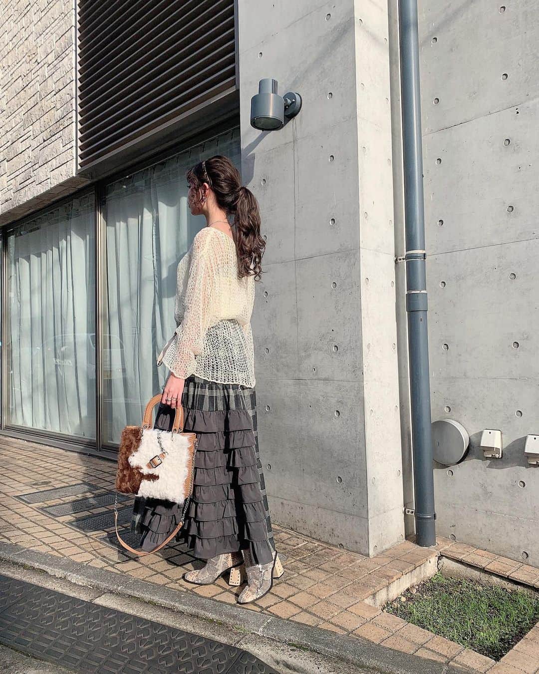 林田沙綾さんのインスタグラム写真 - (林田沙綾Instagram)「⚪︎ すきな服着て 外に出れるって それだけで、幸せだよなぁ ⚪︎ #missmebychaling #ootd4nylonjp」10月16日 15時25分 - saaya.xoxo
