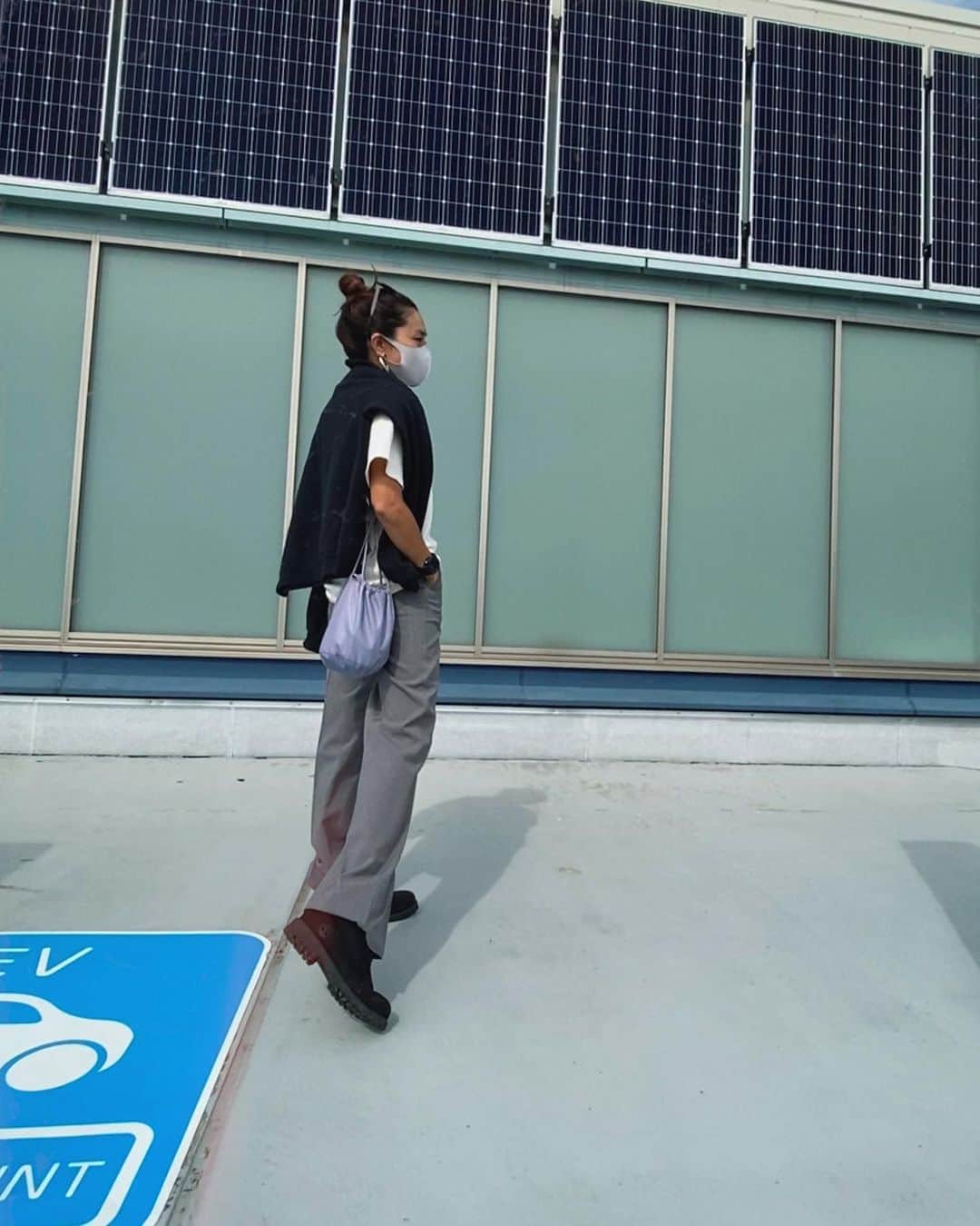 堀舞紀さんのインスタグラム写真 - (堀舞紀Instagram)「🦡🦡🦡 . . . . #おじぱん #outfit 🛒 . . . . 朝寒くて震えて、 今は暑くて震える。 . . . 🌍〜💦」10月16日 15時34分 - mainohori
