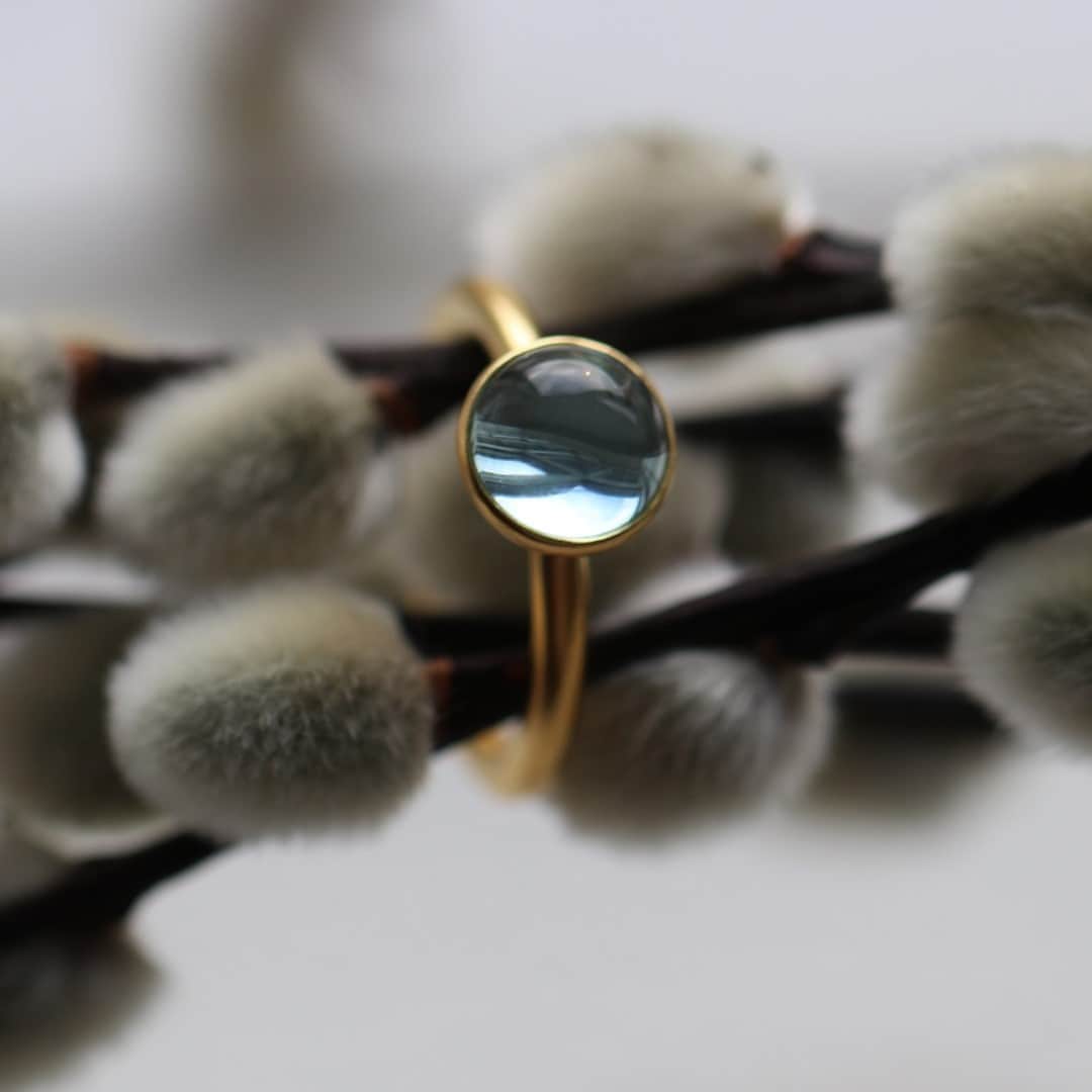 ジュリーサンドラゥさんのインスタグラム写真 - (ジュリーサンドラゥInstagram)「Bloomin’ 🌸⠀⠀⠀⠀⠀⠀⠀⠀⠀  ⠀⠀⠀⠀⠀⠀⠀⠀⠀ #juliesandlau #juliesandlaujewelry #jewelry #bloom #primini #blue #style #piece #inspiration #nature #inspired」10月16日 15時30分 - juliesandlau