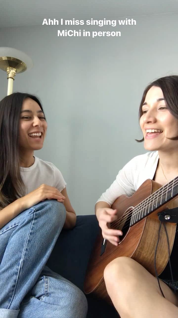 KATのインスタグラム：「I miss seeing and singing with @michimadness We haven’t had a chance to sing “Paralyzed” together since we released it. ⁣ ⁣ ⁣ #originalsong #singersofinstagram #acousticmusic #acousticversion #acousticvibes #singersongwriters」