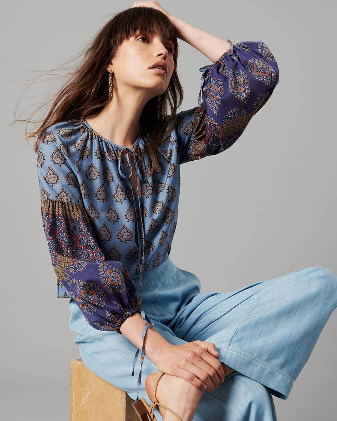 ミーガンパークのインスタグラム：「Discover our new Spring Summer '20 Chapter 1 collection // the Melike print story goes back our roots, heavily inspired by Megan's time in India. This story features many digital reinterpretations of Rajasthani hand block prints on soft light weight silks and cottons. A mix of paisley boutiques and mosaics combined with soft wash chambray denim, creating easy pieces with touch of 70's nostalgia. Discover the new collection online now x」
