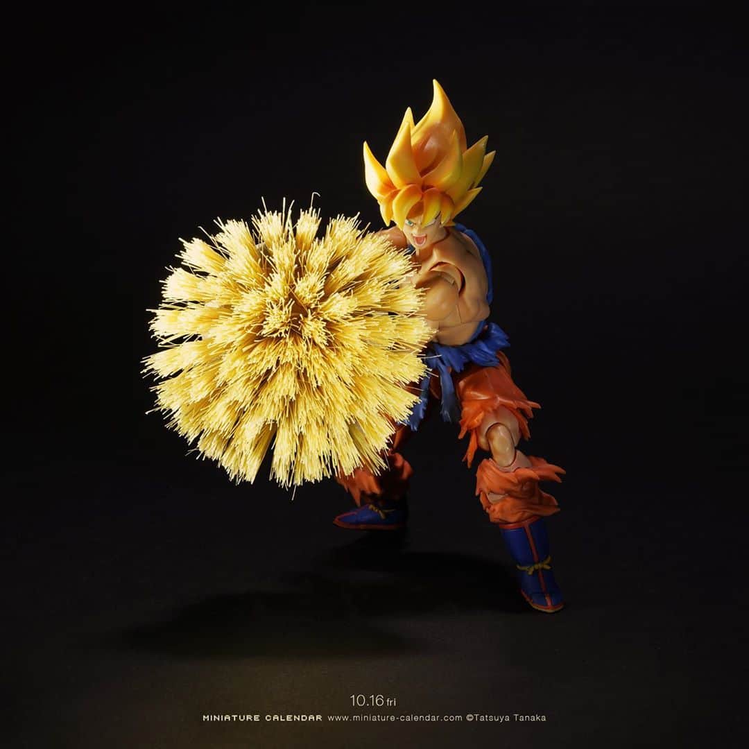のインスタグラム：「⠀ “Kamehameha” 　 磨けば光るヤツ 　 #ブラシ #かめはめ波 #ドラゴンボール #Brush #Kamehameha #DragonBall 　 ──────────────────── 《EXHIBITION info》 　 【MINIATURE LIFE展2 in 札幌】 MINIATURE LIFE EXHIBITION2 in Sapporo until: Nov 1, 2020 #MiniatureLife展 #ミニチュアライフ展 　 ℹ️Please look at the Instagram story’s highlight for more information.」