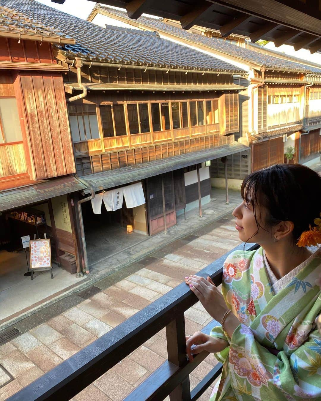 しよりさんのインスタグラム写真 - (しよりInstagram)「東茶屋街にあるお店にふらっとはいったけど、ここの和菓子とあんみつ美味しかったな☺️  お茶菓子めっちゃ好きで、美味しいお茶と食べた時に 日本人で良かった〜って思う🍵 . .  全然話変わるねんけど笑 1枚目の写真をLINEのアイコンにしようとおもったけどしっくりこなくてやめちゃった😋自分の顔には恥ずかしくて設定出来ないタイプ←  みんなは何に設定してる？  . . #東茶屋街 #東茶屋街カフェ #和菓子 #旅行 #女子旅 #旅行好き女子 #金沢旅行 #金沢カフェ #着物 #着物女子 #レンタル#followｍe」10月16日 16時04分 - shiyooori