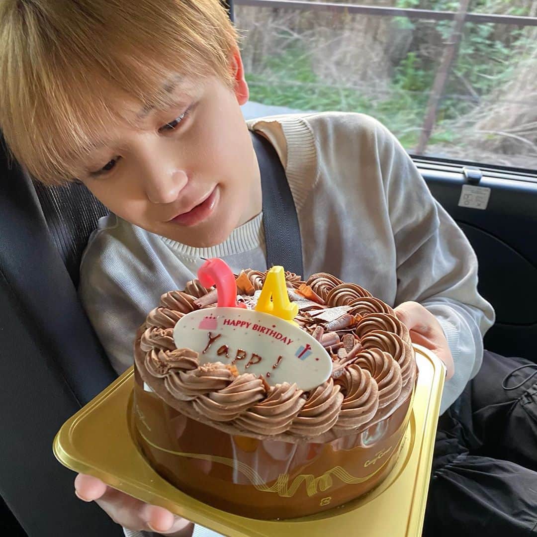 やっぴのインスタグラム：「きょうはさんこいち🙎‍♂️🙅‍♀️🙎‍♂️ どえらいことしてくれました、、、最高の誕生日だ、、、動画になるらしいのでお楽しみに❤️❤️❤️」