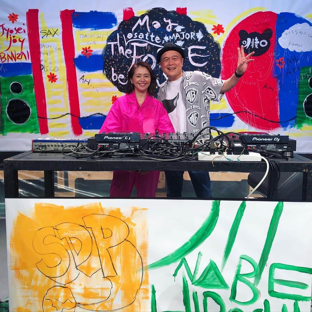 のインスタグラム：「本多劇場「こころ踊ろナイト」 本多劇場に自分の楽屋があるのも嬉しいし、DJブースから見る本多劇場の客席！ キョンちゃん完ちゃんこんな機会をくれてありがとうございます！ asatte FORCE3週間（！）も残り3日！駆け抜けてください〜」