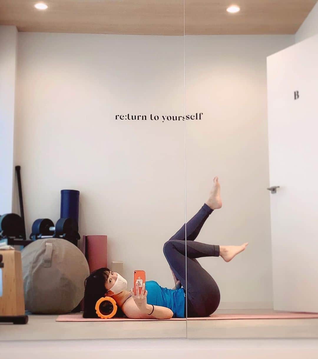 小田飛鳥さんのインスタグラム写真 - (小田飛鳥Instagram)「渋谷の『re:tre』さんへ🍀 今日は初のパーソナルトレーニング✨ まずは身体のデータを測って、色んな能力テストをして、普段の姿勢を確かめて。。 真由子さん（@mayu_yogalife ）の教え方が凄く分かり易く、身体の事を理解しながら自分自身に集中して向き合うとても良い時間でした…💭 終わった後の私（一枚目）、憑物が落ちたみたいな顔してるでしょ（笑） 最後には姿勢も自然に良くなったので嬉しい💕 #retre #パーソナルトレーニング #兼下真由子 さん」10月16日 16時38分 - asuka_oda_0320
