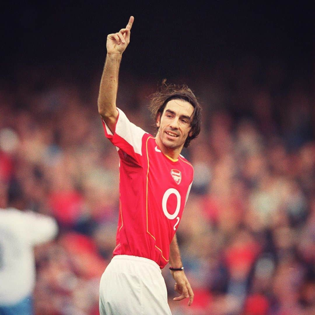 アーセナルFCさんのインスタグラム写真 - (アーセナルFCInstagram)「🎶 49, 49 undefeated, playing football the Arsenal way 🎶  🗓 #onthisday in 2004 we made it a record 49 games unbeaten  ⁠⠀ ⁠⠀ #Arsenal #Invincibles #Gunners #49ers #onthisday #OTD」10月16日 16時40分 - arsenal