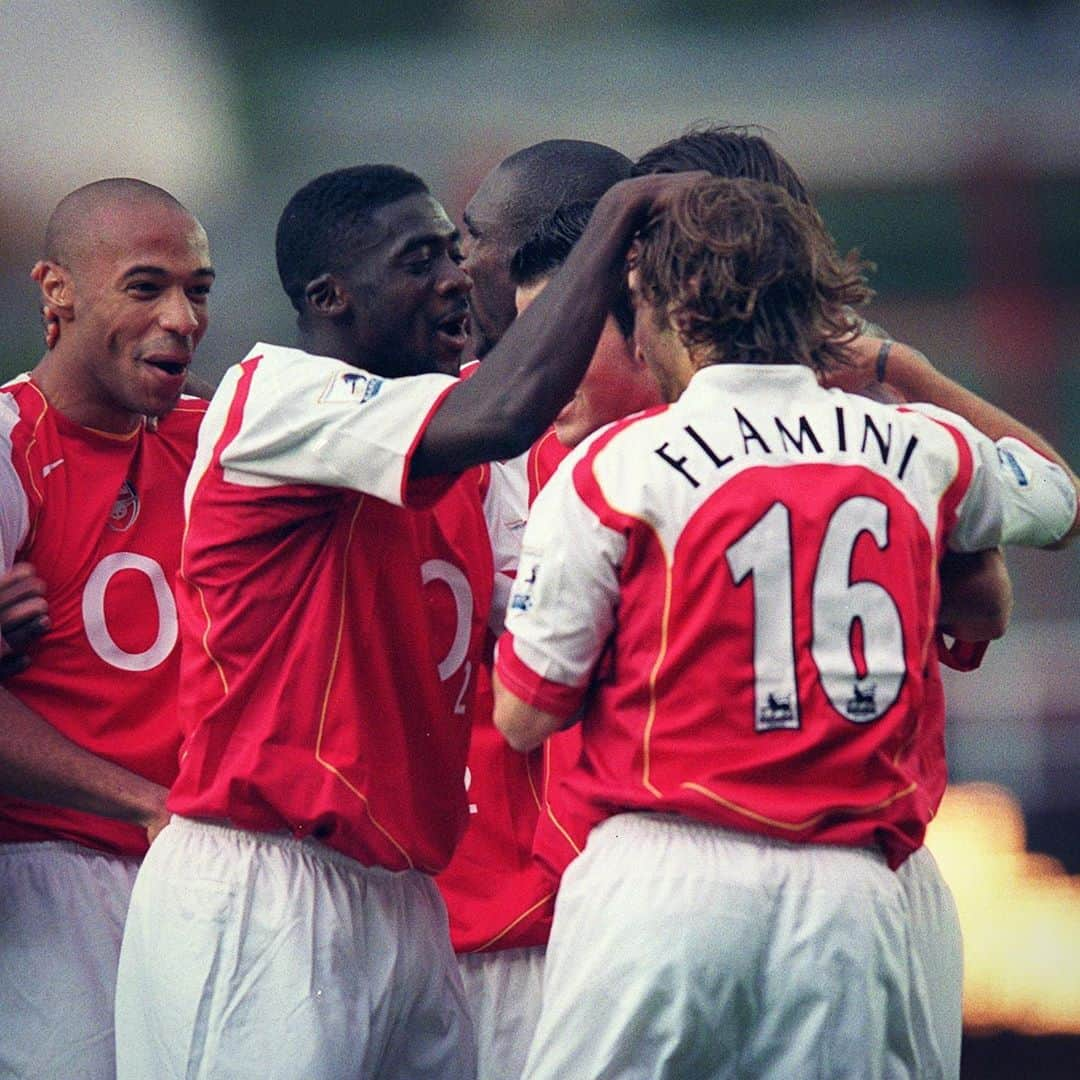 アーセナルFCさんのインスタグラム写真 - (アーセナルFCInstagram)「🎶 49, 49 undefeated, playing football the Arsenal way 🎶  🗓 #onthisday in 2004 we made it a record 49 games unbeaten  ⁠⠀ ⁠⠀ #Arsenal #Invincibles #Gunners #49ers #onthisday #OTD」10月16日 16時40分 - arsenal