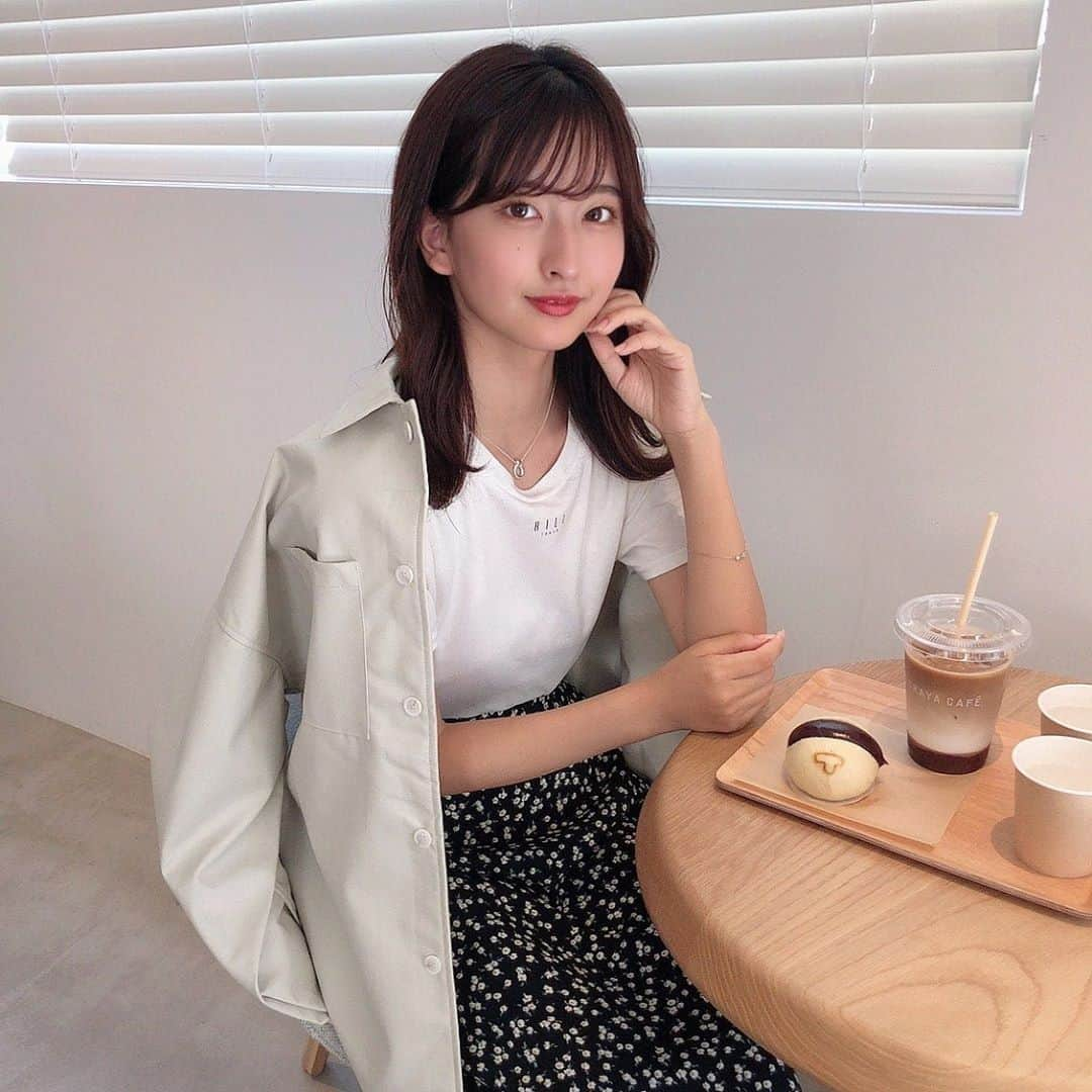 斉藤里奈さんのインスタグラム写真 - (斉藤里奈Instagram)「☕🥐 ． ． あんぱんを人生で初めて食べた日 ． 初めてのあんぱんが和菓子の最高峰とらやだったから もう普通のあんぱん食べても美味しいと思えない気がする😂 ． ． 来ているお洋服は @rili.shopping さん❕👀 このアウターとか秋に着れそう🙊🤍 ． ． ．  #rili_tokyo #rili   #秋服 #秋服コーデ #秋コーデ   #とらやカフェ #torayacafe  #東京カフェ #表参道カフェ #カフェ巡り   #韓国カフェ #韓国カフェ風  #セミディ #セミロング  #サロンモデル #サロモ  #cancam #cancamitgirl  #l4l #fff #lfl #f4f #likeforlikes」10月16日 16時49分 - rina_pyonpyon